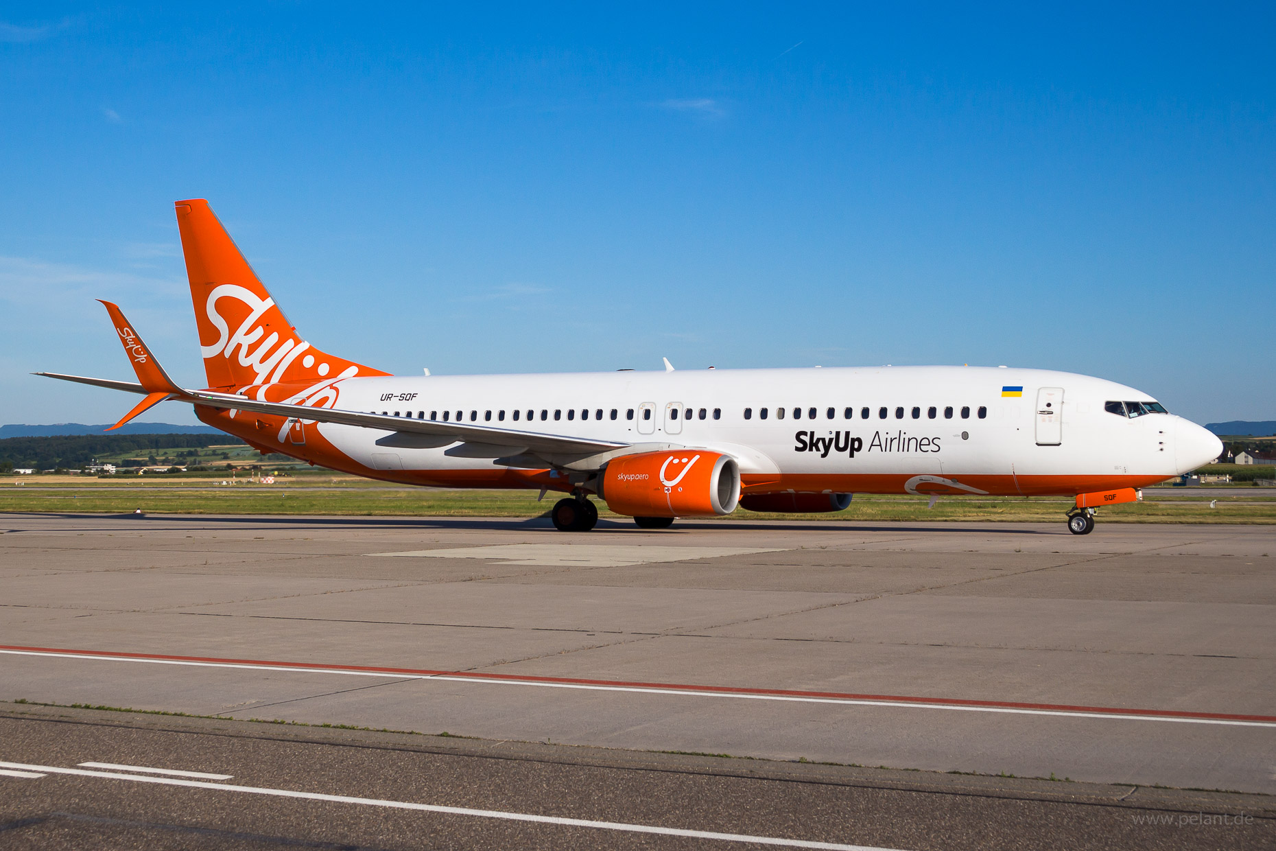 UR-SQF SkyUp Airlines Boeing 737-8H6 in Stuttgart / STR