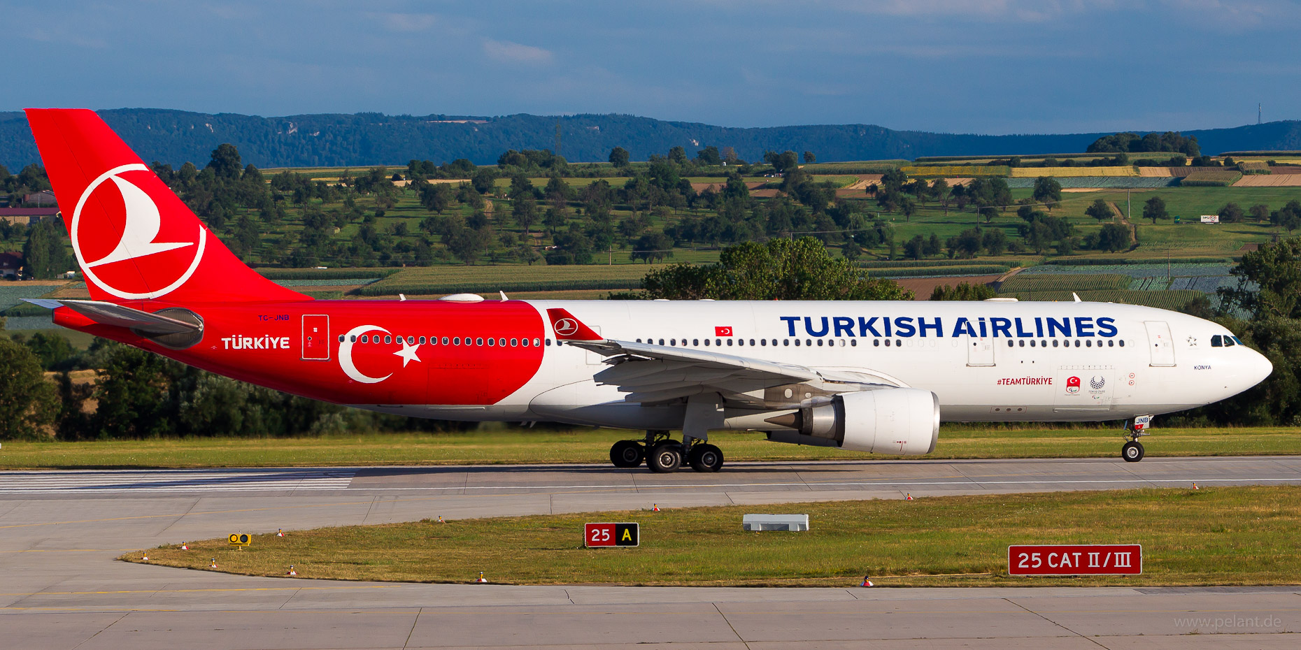 TC-JNB Turkish Airlines Airbus A330-203 in Stuttgart / STR (Team Trkiye Livery)