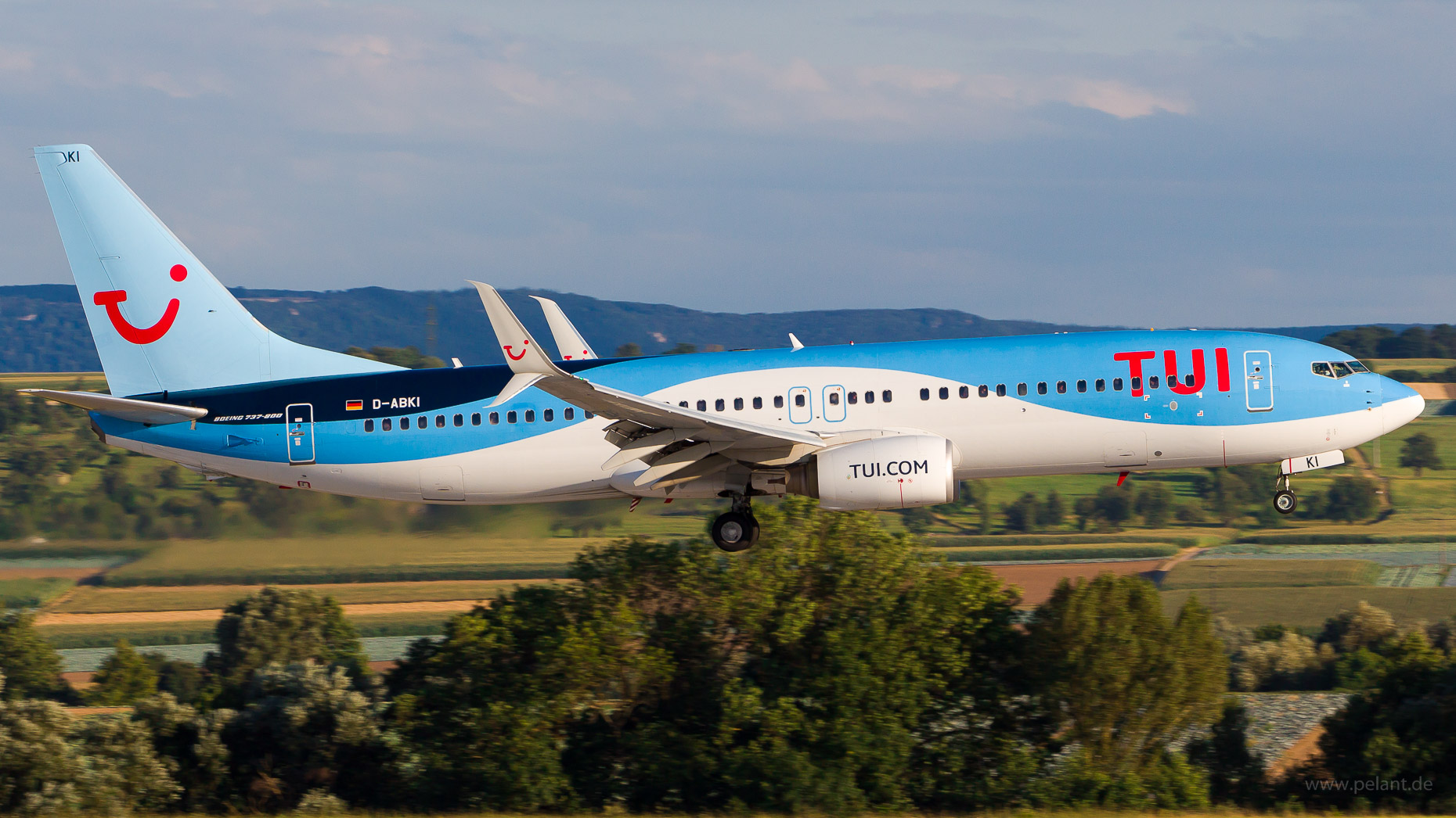 D-ABKI TUIfly Boeing 737-86J in Stuttgart / STR