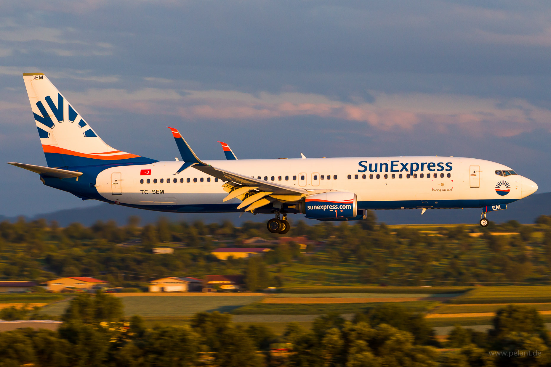 TC-SEM SunExpress Boeing 737-8HC in Stuttgart / STR