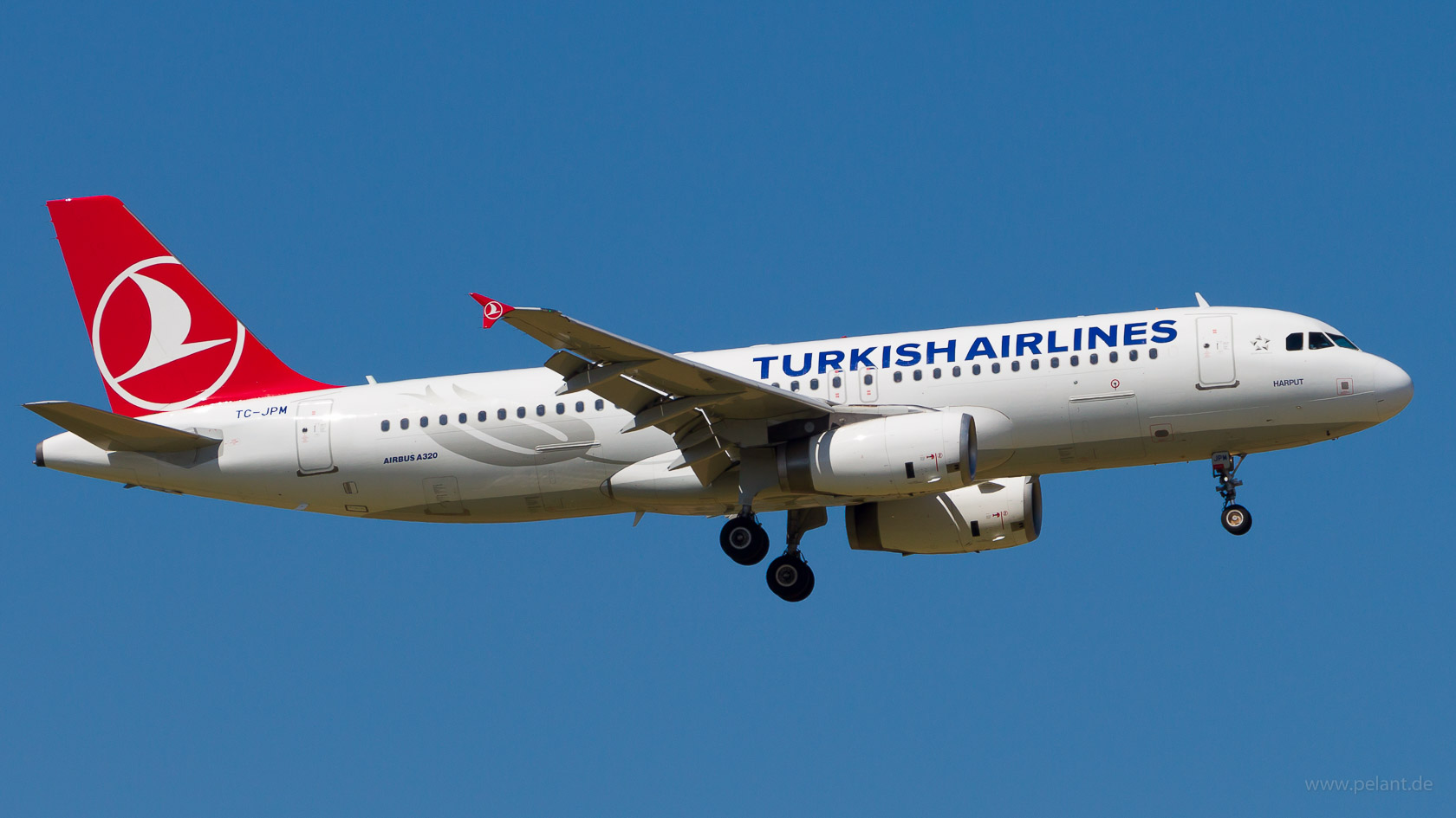 TC-JPM Turkish Airlines Airbus A320-232 in Stuttgart / STR