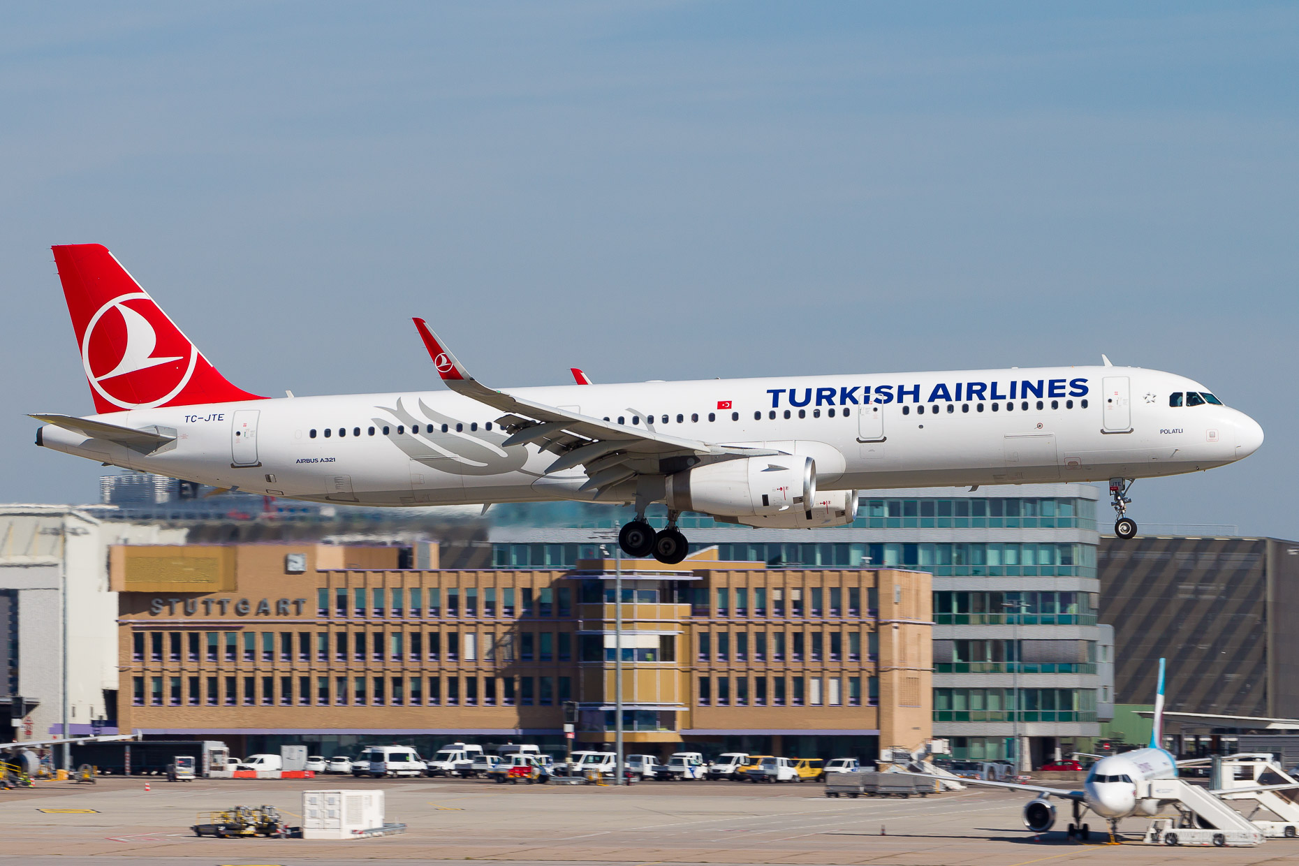TC-JTE Turkish Airlines Airbus A321-231 in Stuttgart / STR