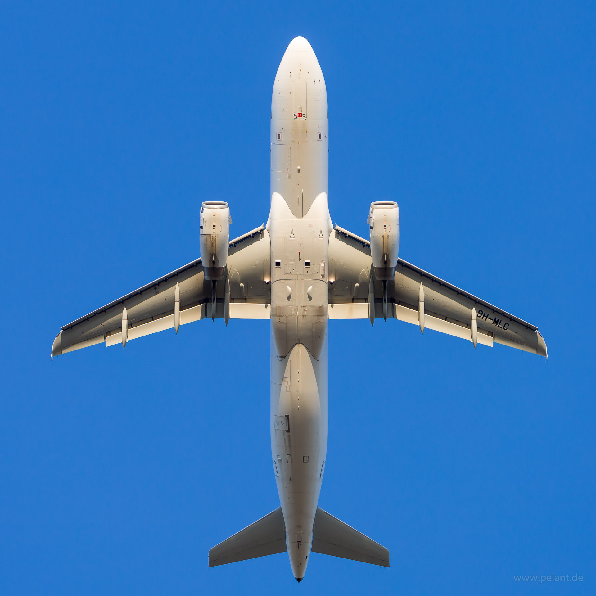 9H-MLC Avion Express Malta Airbus A320-232 in Stuttgart / STR