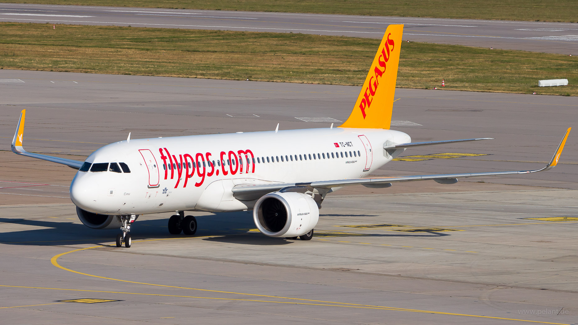 TC-NCT Pegasus Airlines Airbus A320-251N in Stuttgart / STR