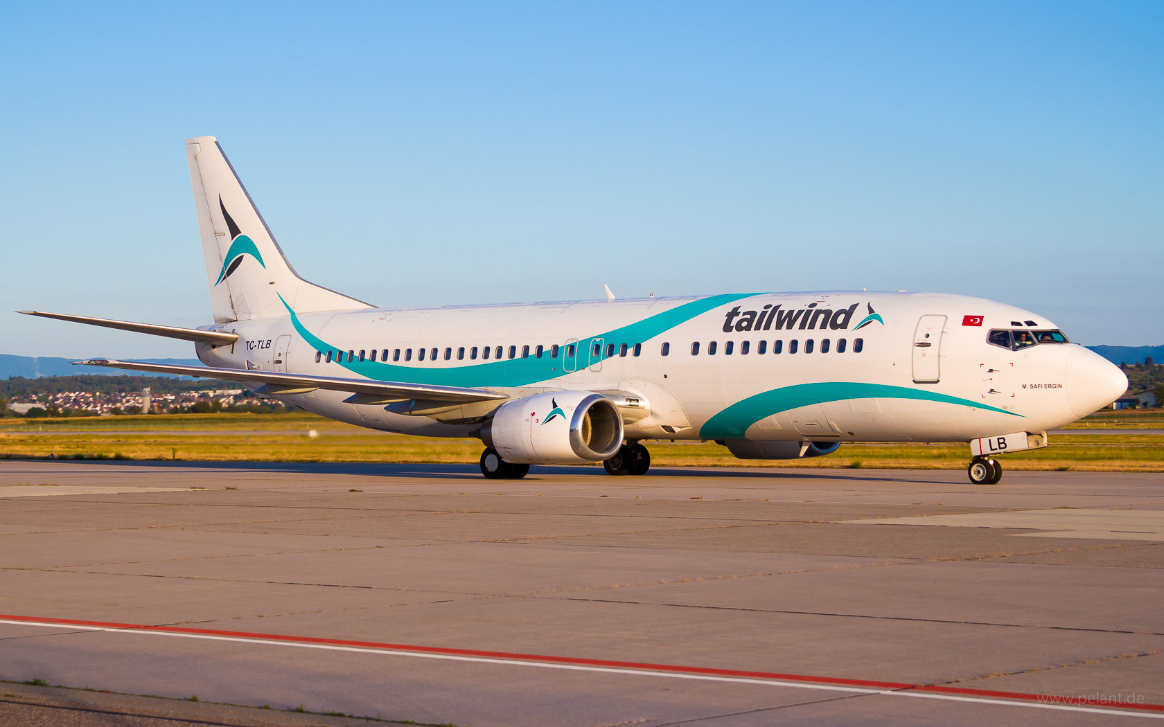 TC-TLB Tailwind Airlines Boeing 737-4Q8 in Stuttgart / STR