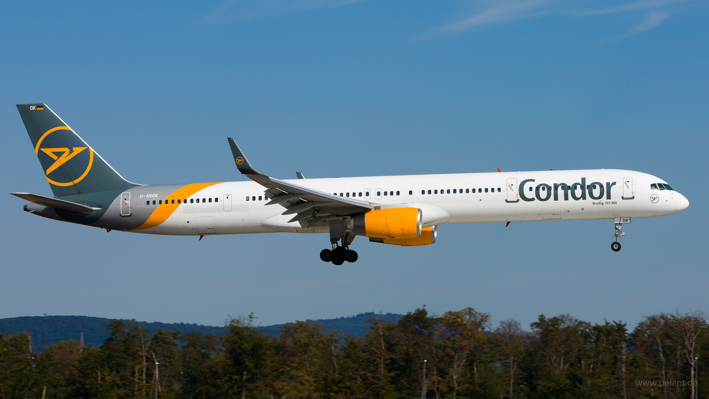 D-ABOK Condor Boeing 757-330 in Frankfurt / FRA