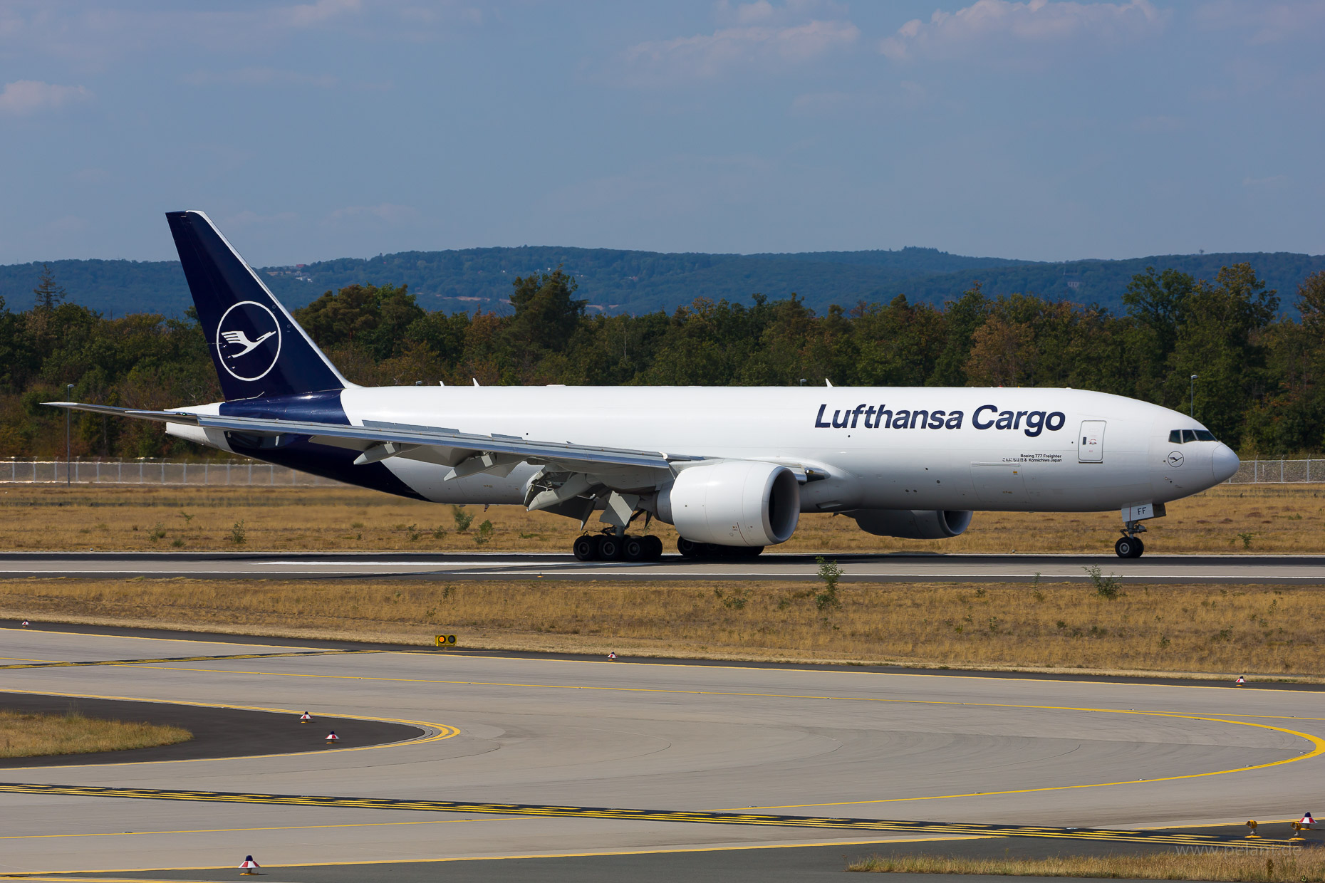D-ALFF Lufthansa Cargo Boeing 777 Frachter in Frankfurt / FRA