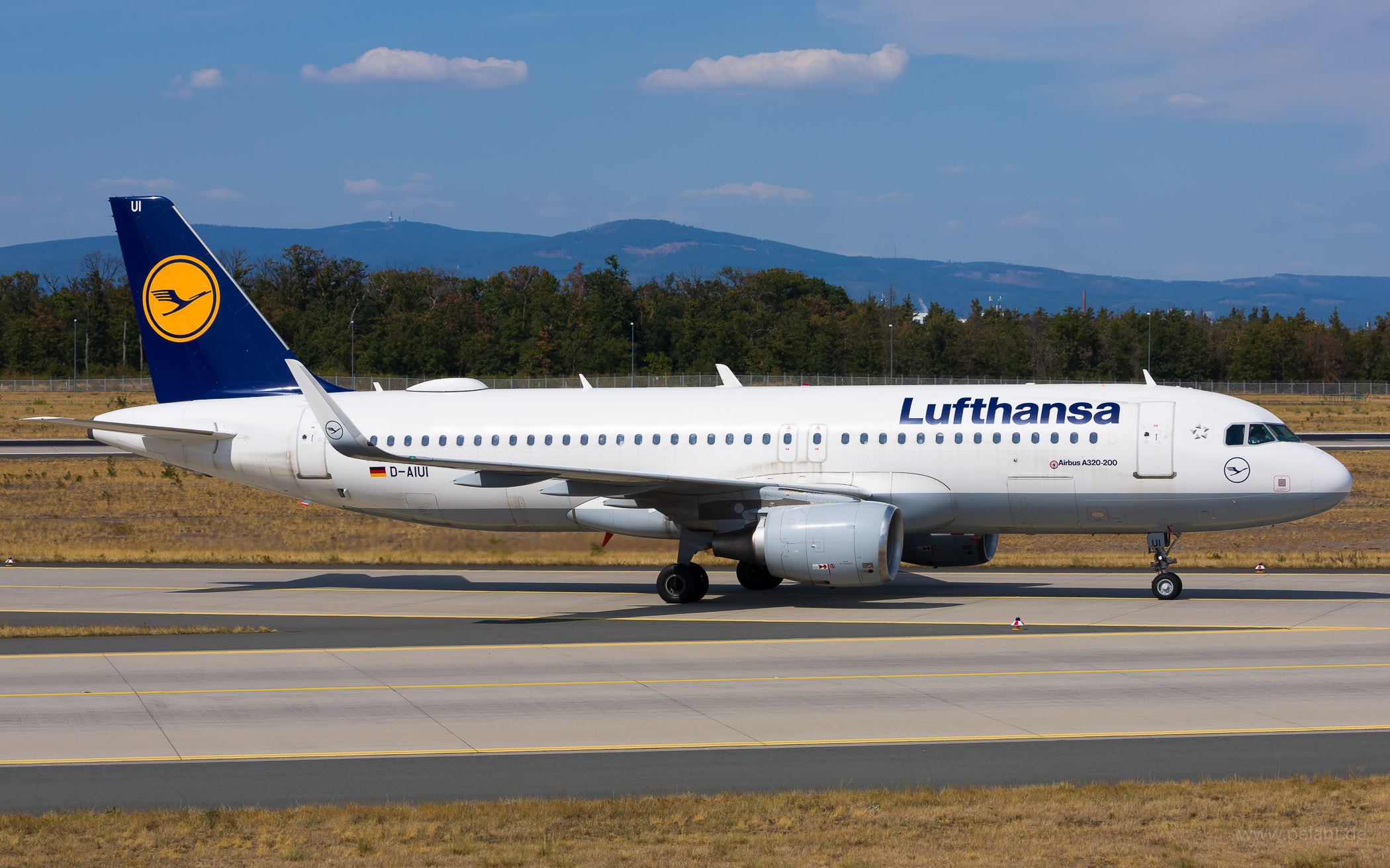 D-AIUI Lufthansa Airbus A320-214 in Frankfurt / FRA