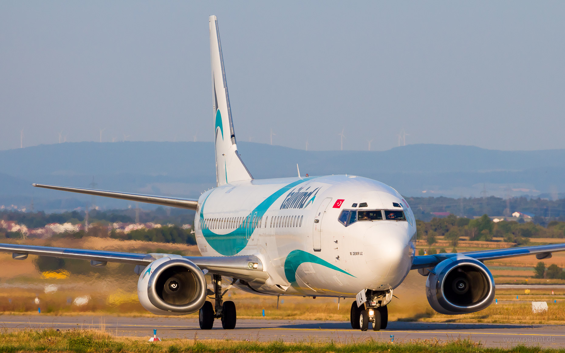 TC-TLA Tailwind Airlines Boeing 737-4Q8 in Stuttgart / STR