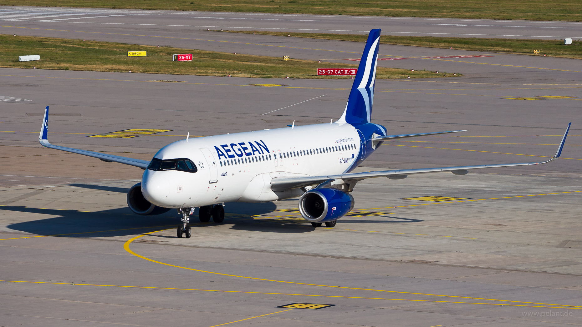 SX-DND Aegean Airbus A320-232 in Stuttgart / STR