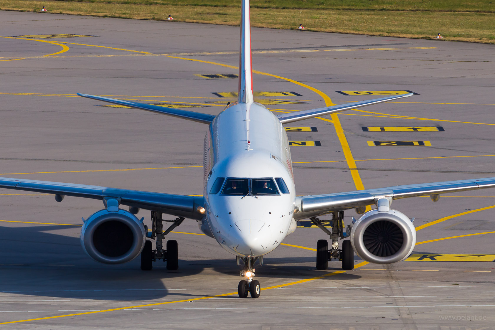 F-HBLJ HOP! Embraer ERJ-190STD in Stuttgart / STR