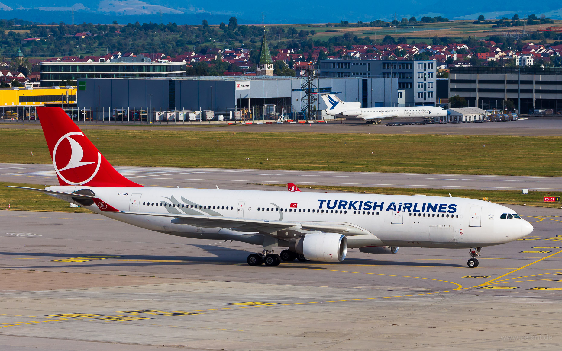 TC-JIS Turkish Airlines Airbus A330-223 in Stuttgart / STR