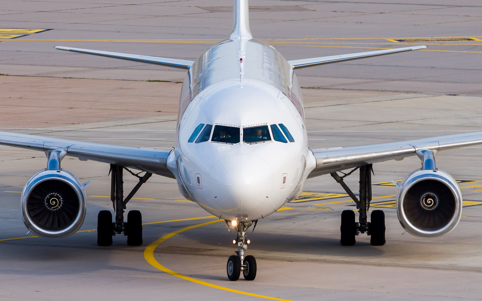 9H-AMV Avion Express Malta Airbus A320-232 in Stuttgart / STR