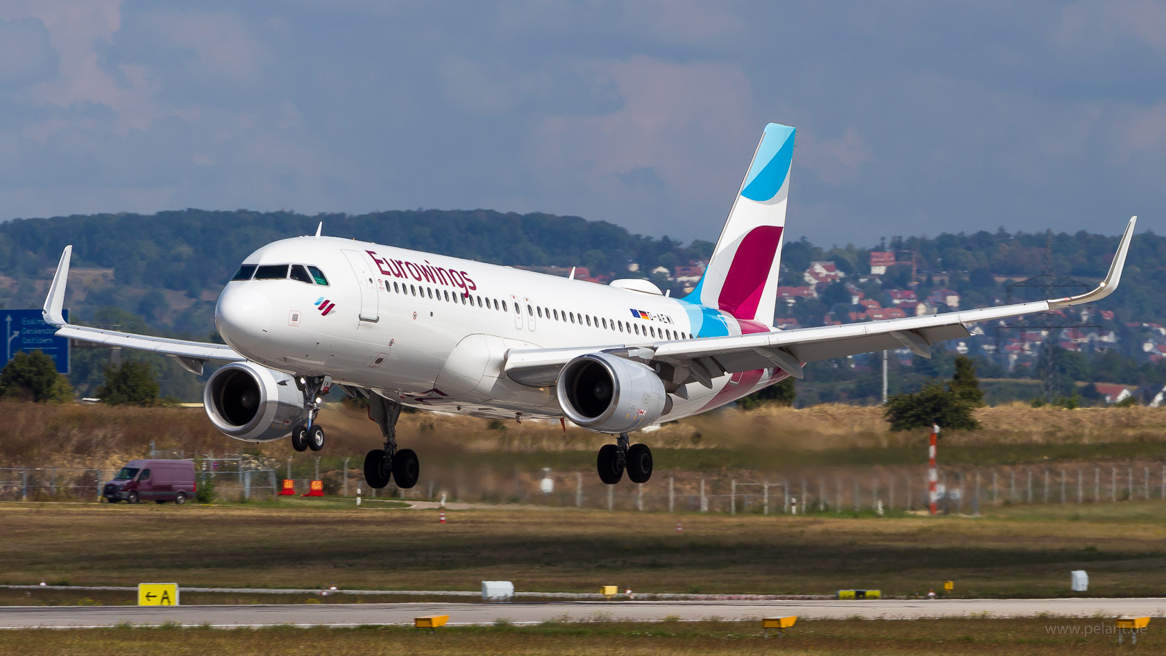 D-AEWI Eurowings Airbus A320-214 in Stuttgart / STR