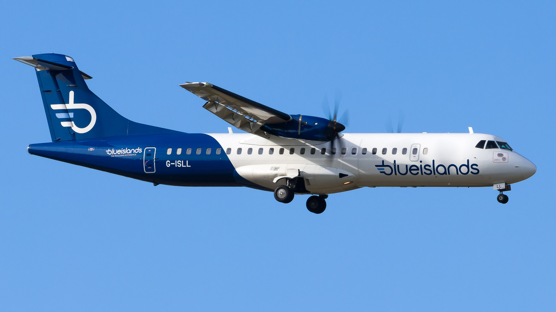 G-ISLL Blue Islands ATR 72-500 in Stuttgart / STR G-ISLL Blue Islands ATR 72-500 in Stuttgart / STR