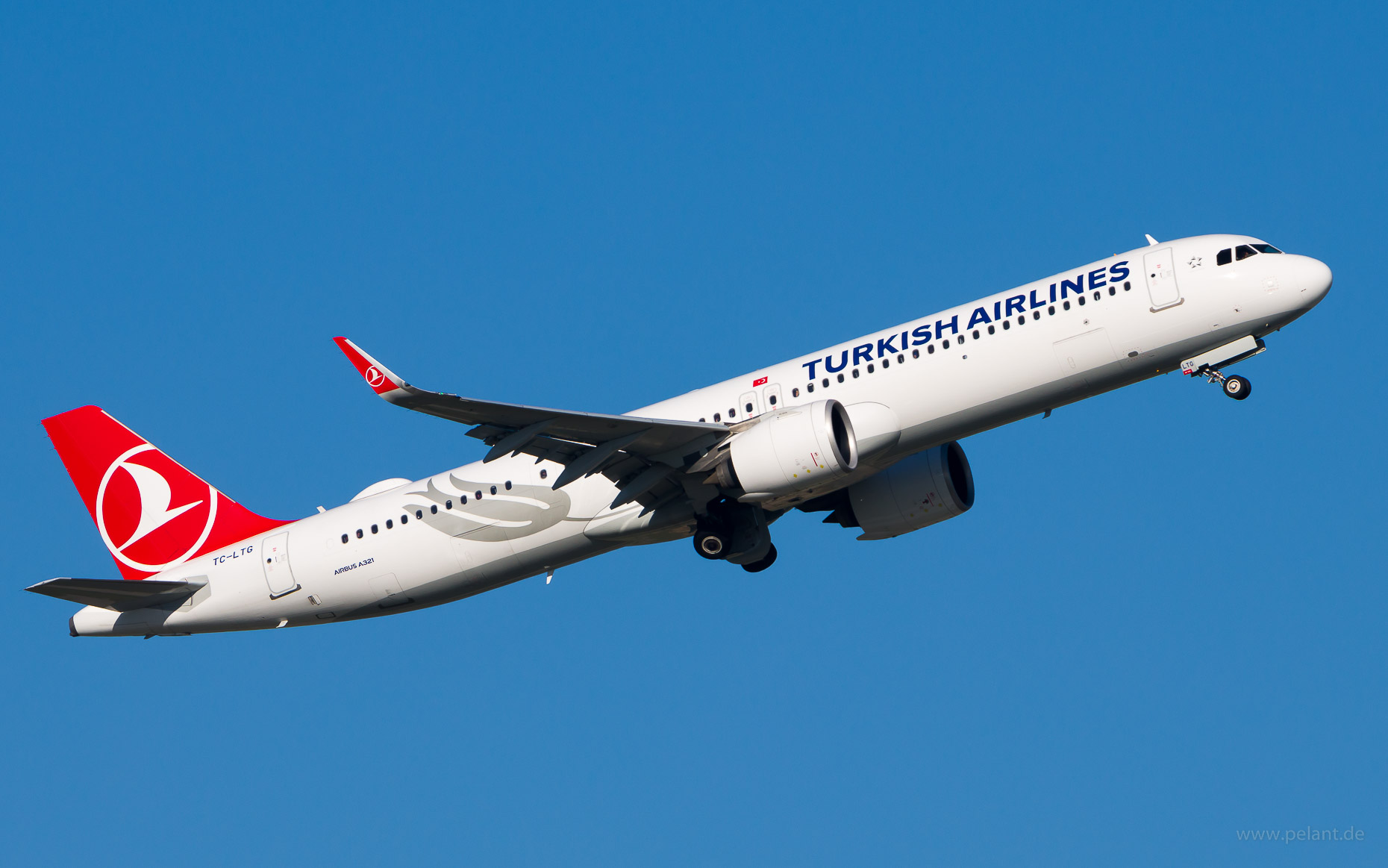 TC-LTG Turkish Airlines Airbus A321-271NX in Stuttgart / STR