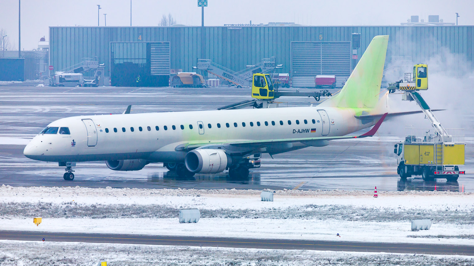 D-AJHW German Airways Embraer 190 in Stuttgart / STR