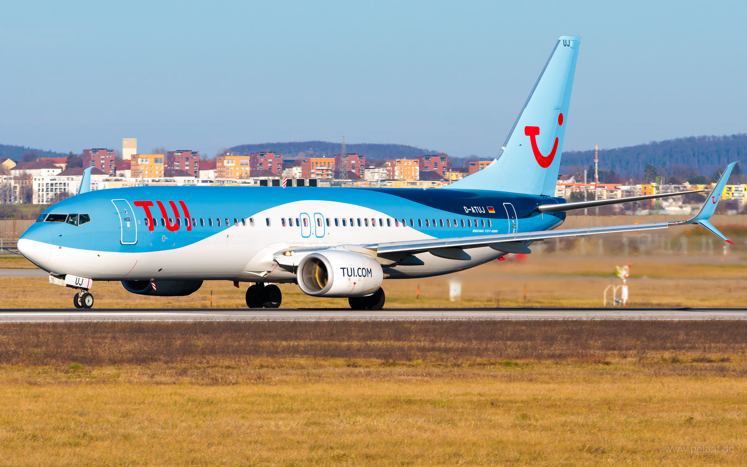 D-ATUJ TUIfly Boeing 737-8K5 in Stuttgart / STR