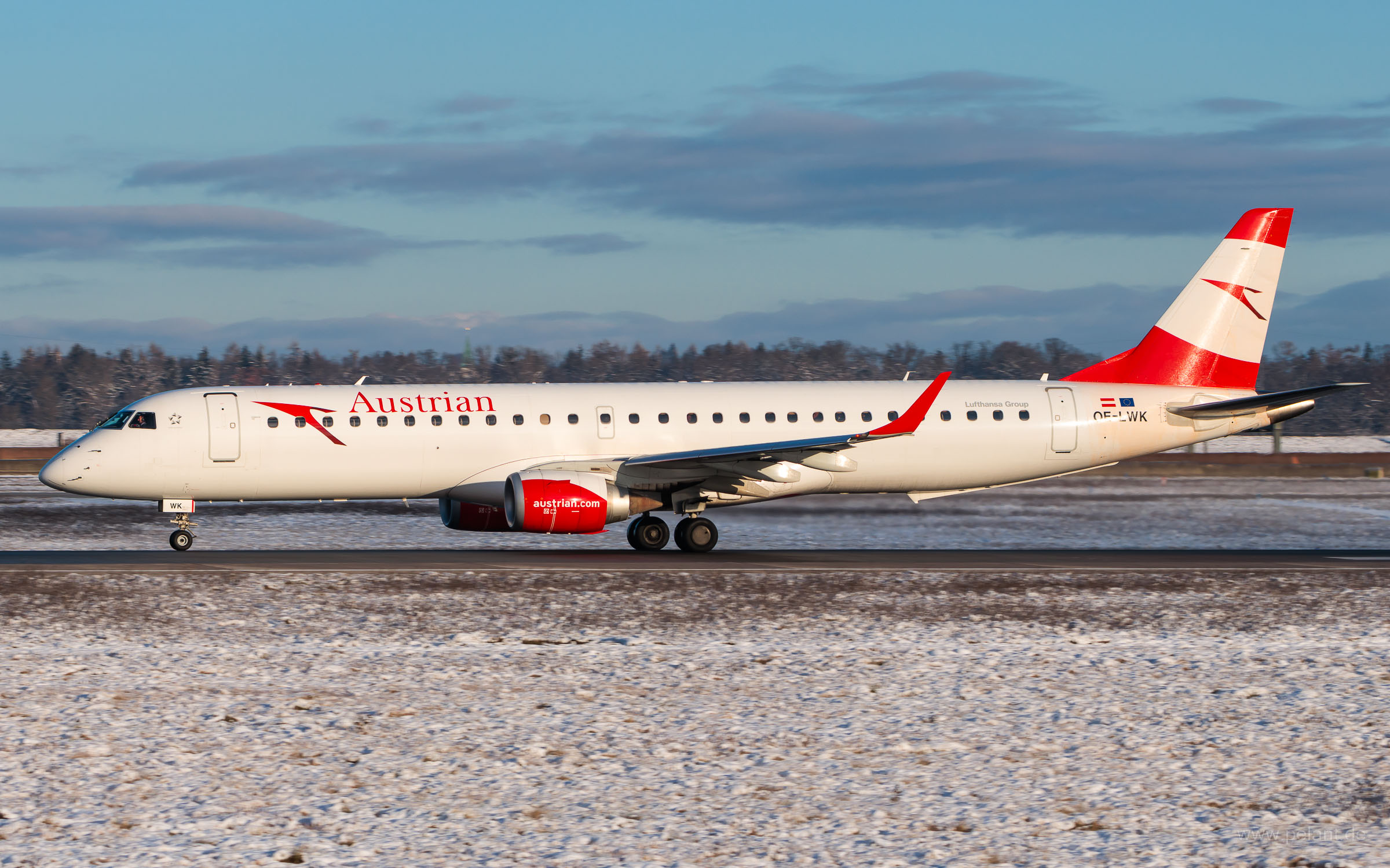 OE-LWK Austrian Airlines Embraer ERJ-195LR in Stuttgart / STR