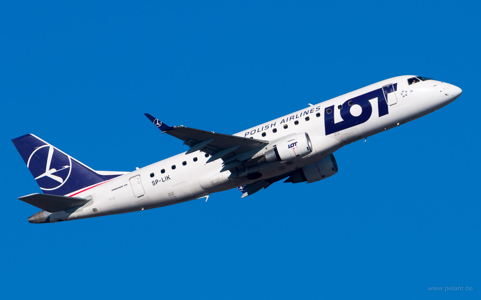 SP-LIK LOT Embraer 175 in Stuttgart / STR