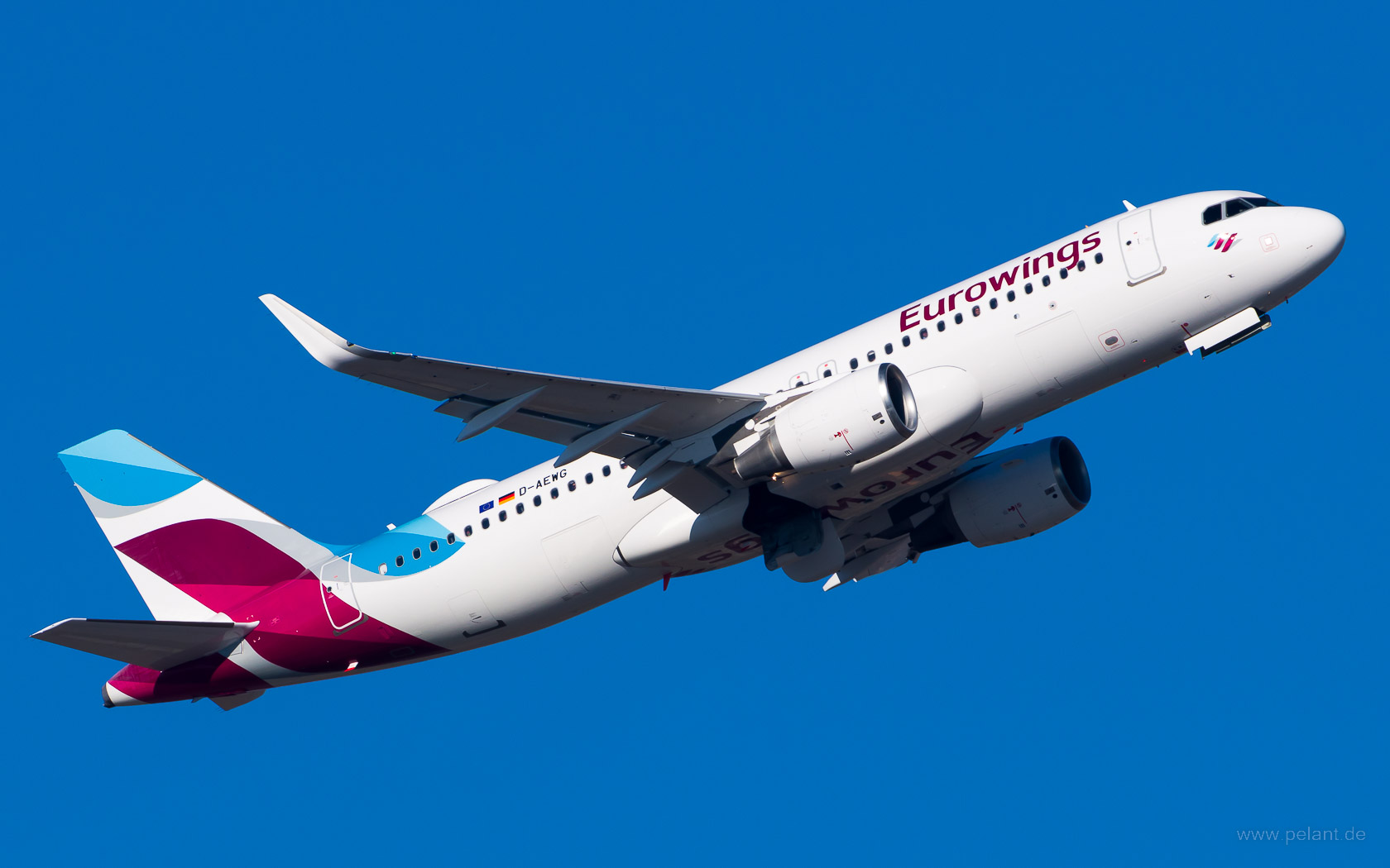 D-AEWG Eurowings Airbus A320-214 in Stuttgart / STR