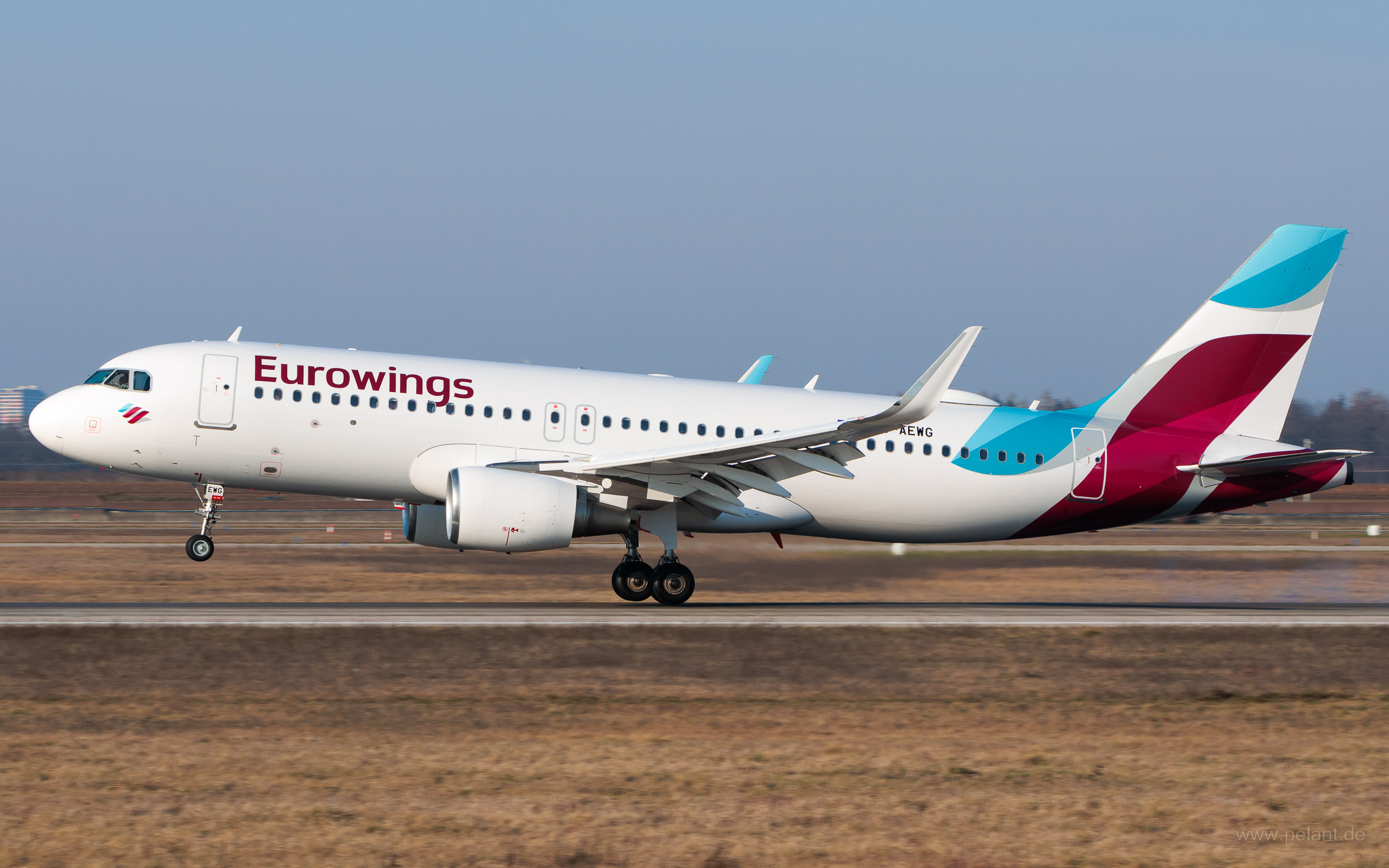 D-AEWG Eurowings Airbus A320-214 in Stuttgart / STR