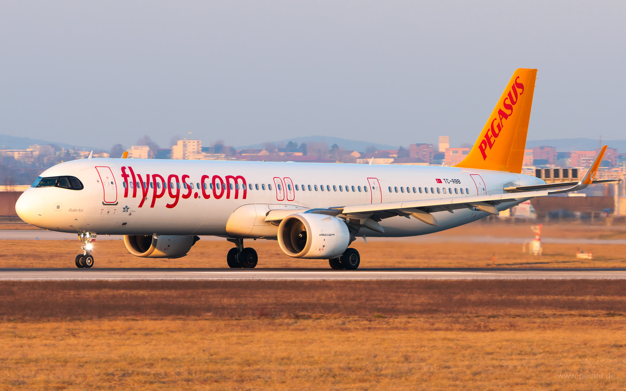 TC-RBB Pegasus Airlines Airbus A321-251NX in Stuttgart / STR