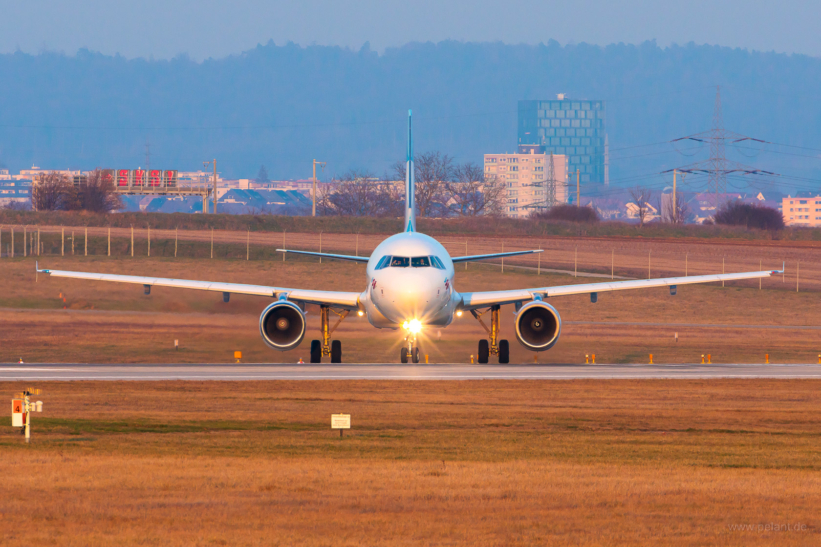 D-ABDT Eurowings Airbus A320-214 in Stuttgart / STR