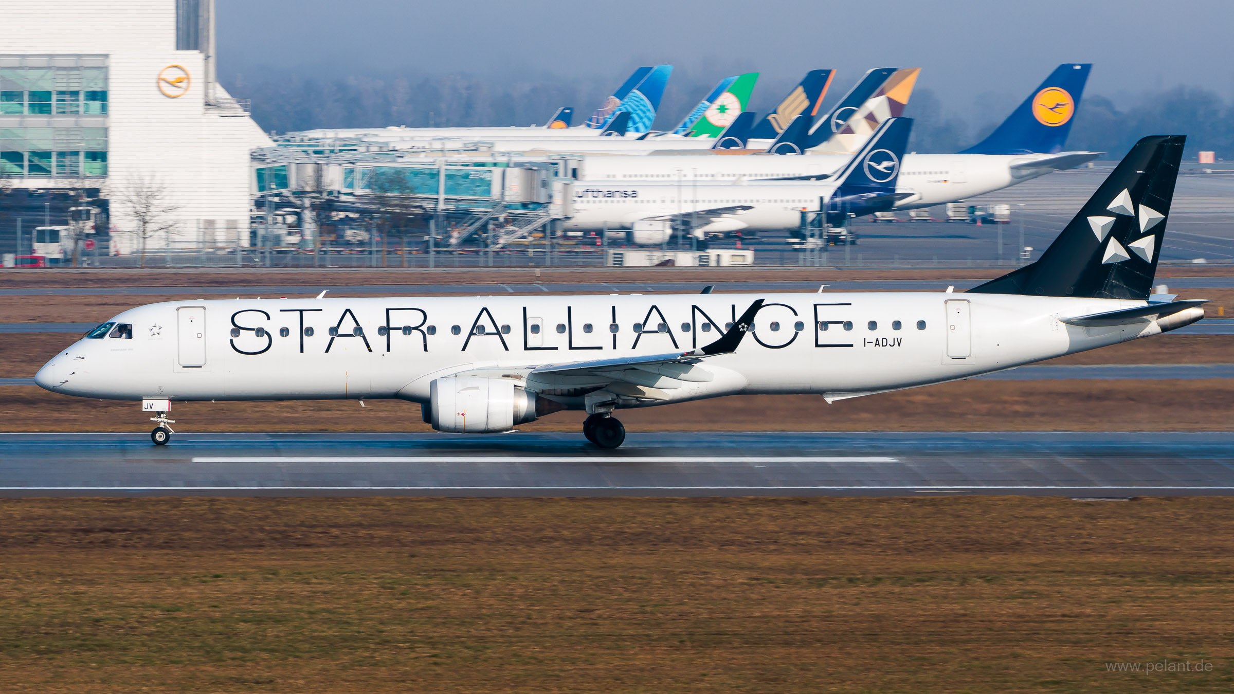 I-ADJV Air Dolomiti Embraer 195 in Mnchen / MUC (Star Alliance Livery)