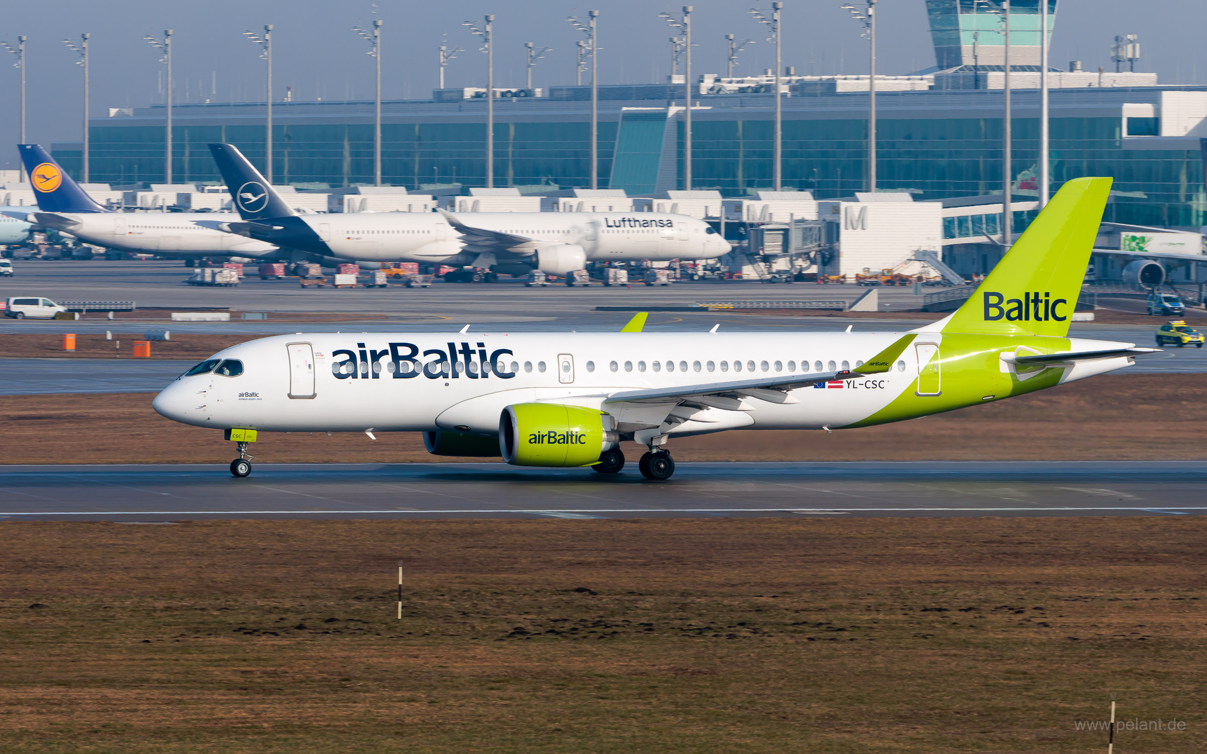 YL-CSC airBaltic Airbus A220-300 in Mnchen / MUC