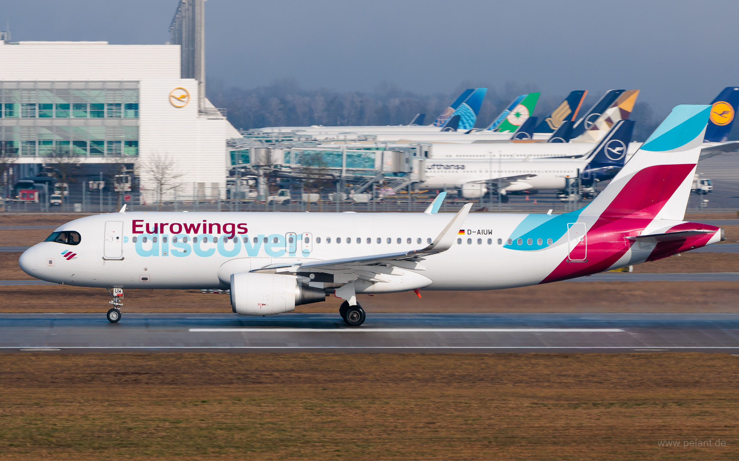 D-AIUW Eurowings Discover Airbus A320-214 in Mnchen / MUC