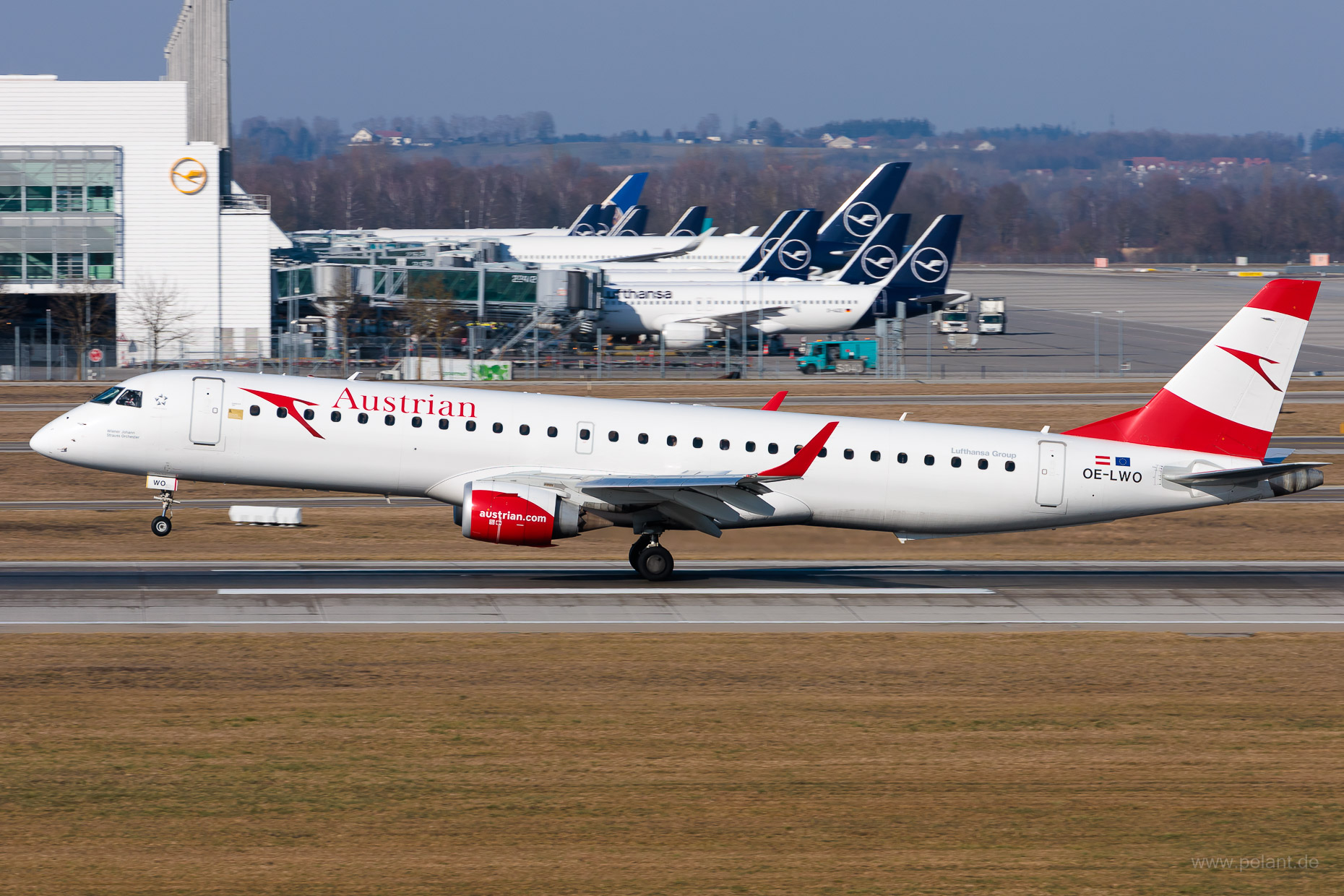 OE-LWO Austrian Airlines Embraer 195 in Mnchen / MUC