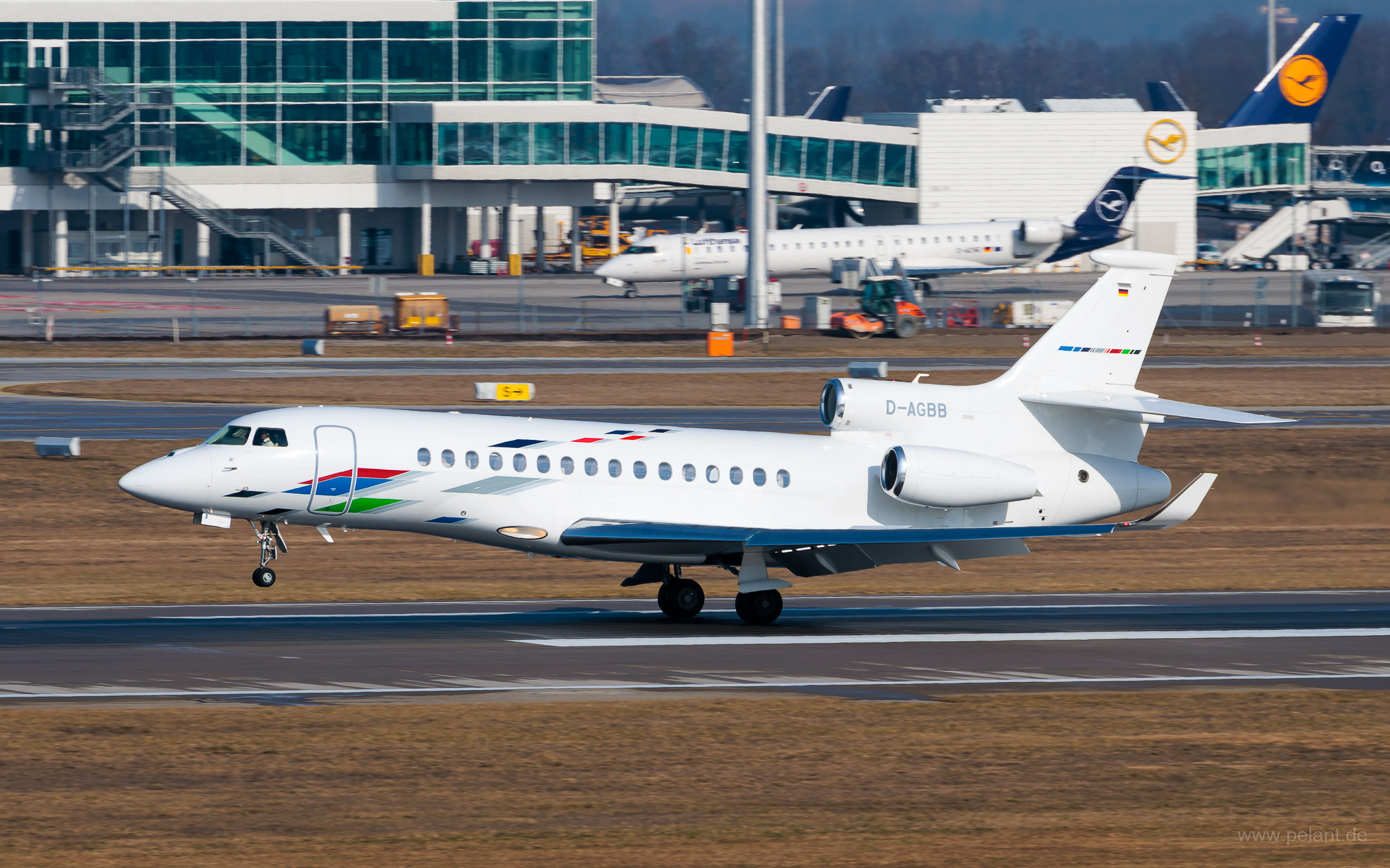 D-AGBB Volkswagen Air Service Dassault Falcon 8X in Mnchen / MUC