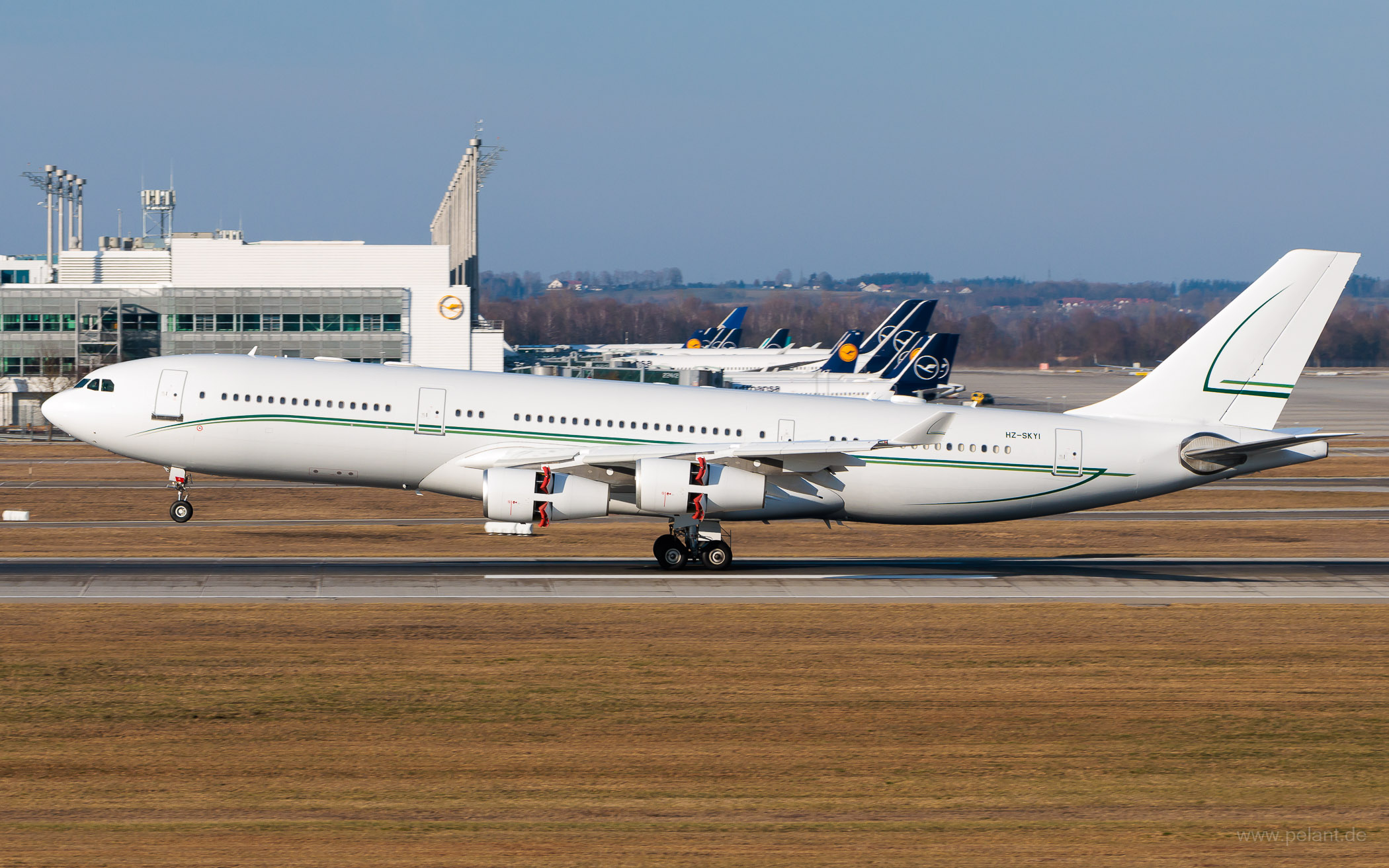HZ-SKY1 Sky Prime Airbus A340-212 in München / MUC