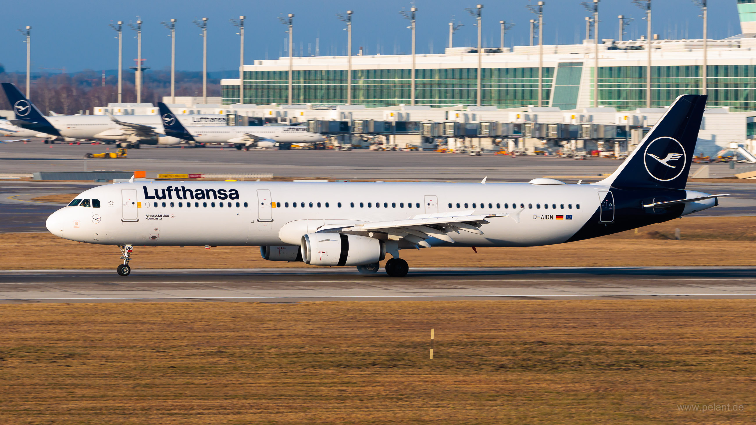 D-AIDN Lufthansa Airbus A321-231 in Mnchen / MUC