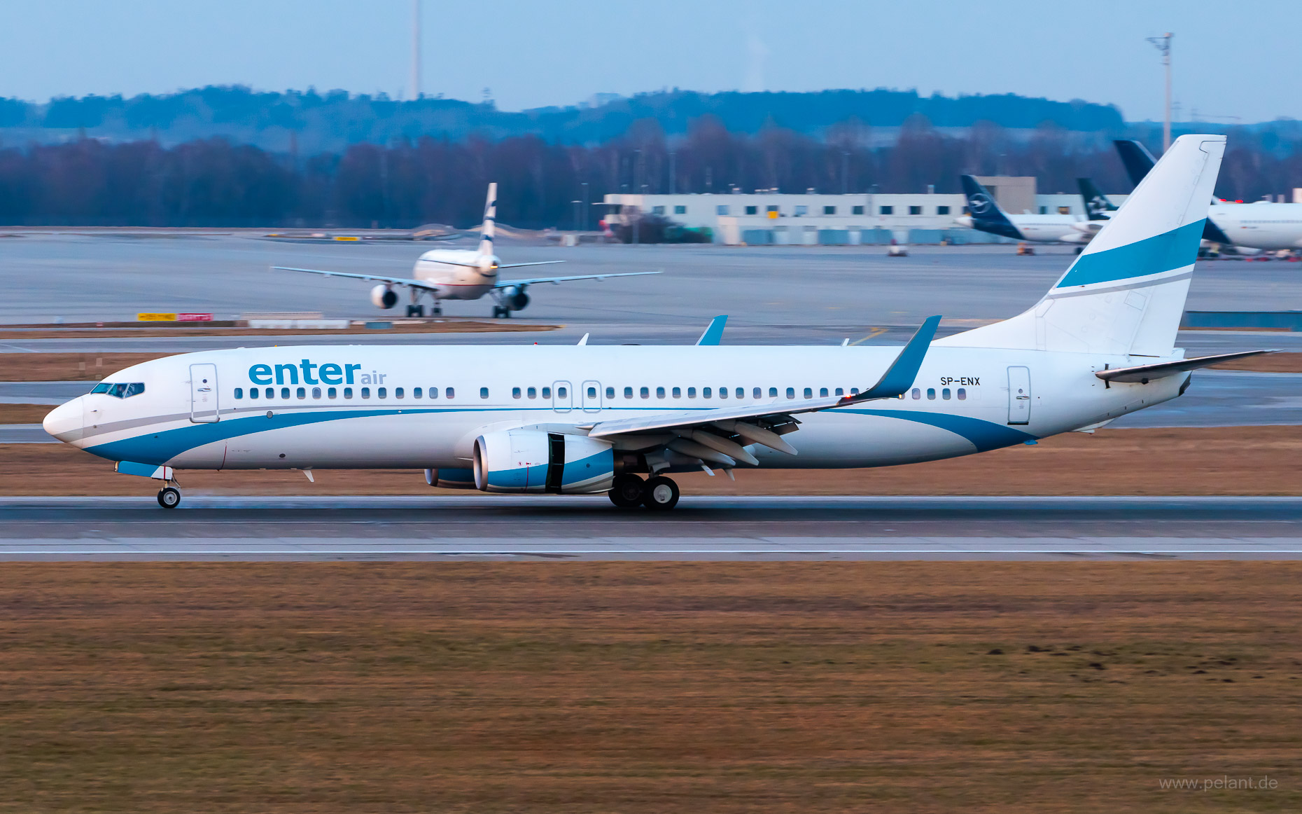 SP-ENX Enter Air Boeing 737-8Q8 in Mnchen / MUC