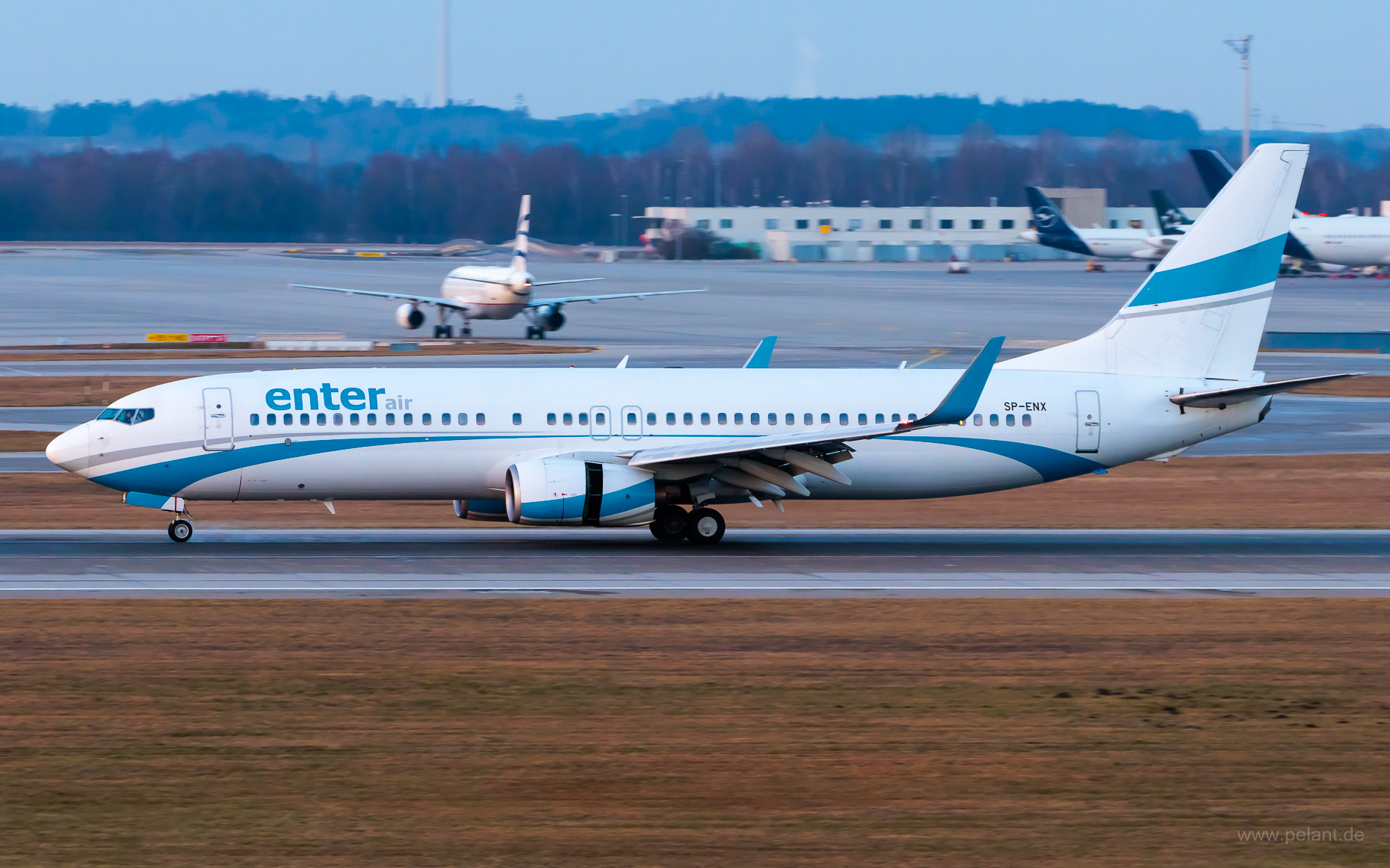 SP-ENX Enter Air Boeing 737-8Q8 in München / MUC