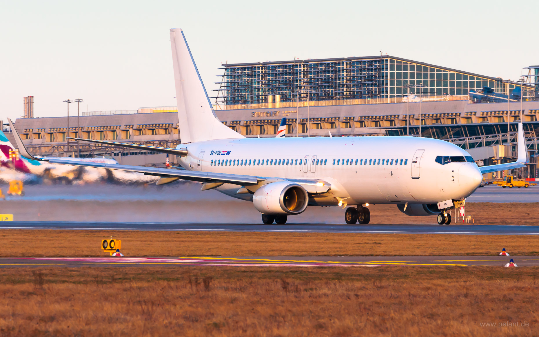 9A-KOR ETF Airways Boeing 737-8GJ in Stuttgart / STR