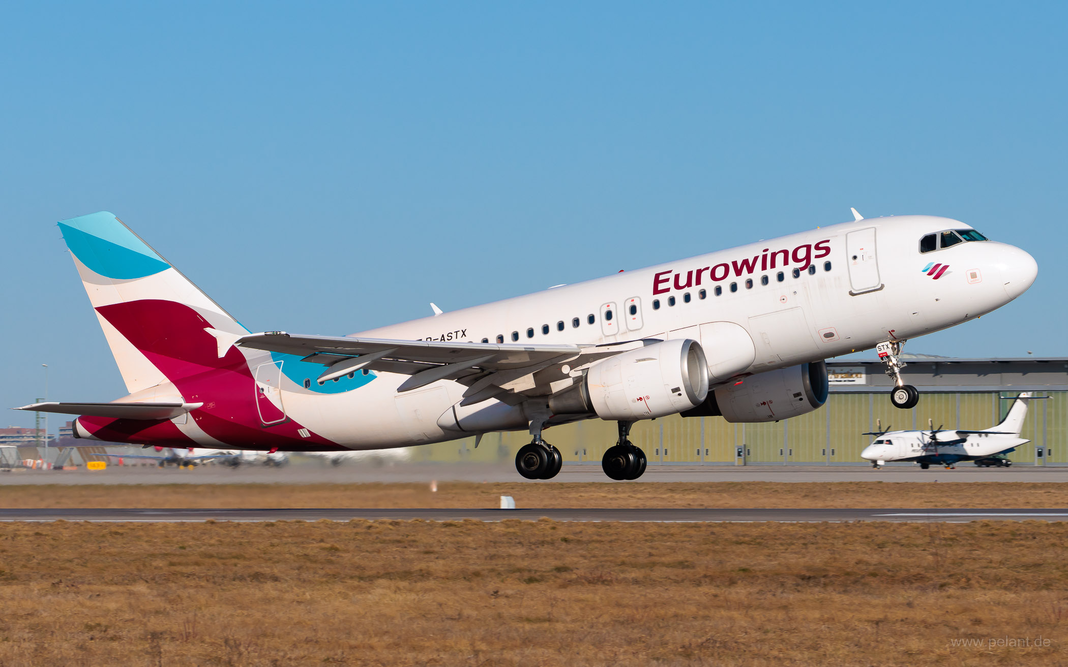 D-ASTX Eurowings Airbus A319 in Stuttgart / STR