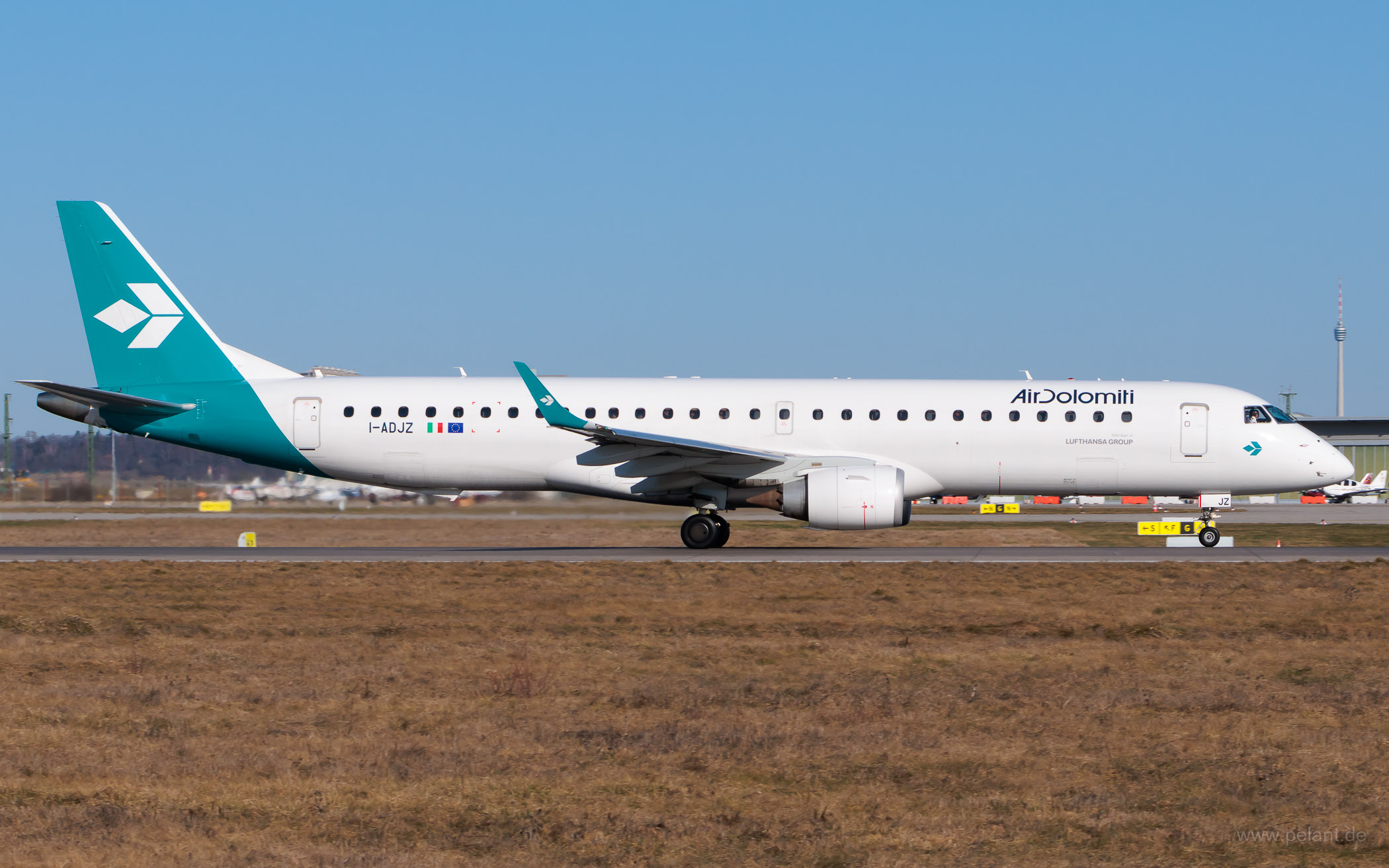 I-ADJZ Air Dolomiti Embraer 195 in Stuttgart / STR