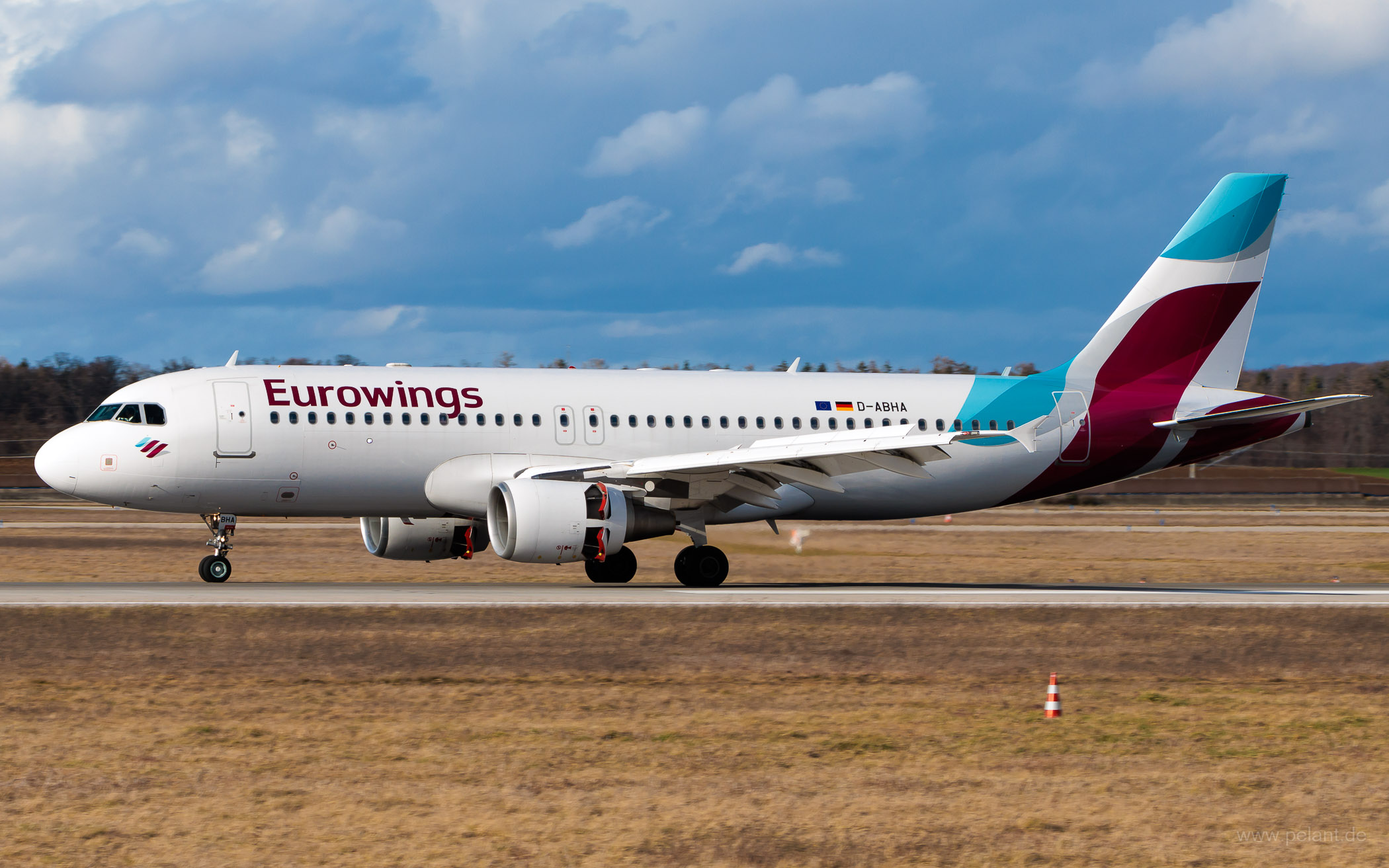 D-ABHA Eurowings Airbus A320-214 in Stuttgart / STR