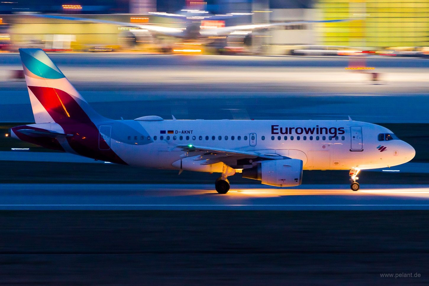 D-AKNT Eurowings Airbus A319-112 in Stuttgart / STR