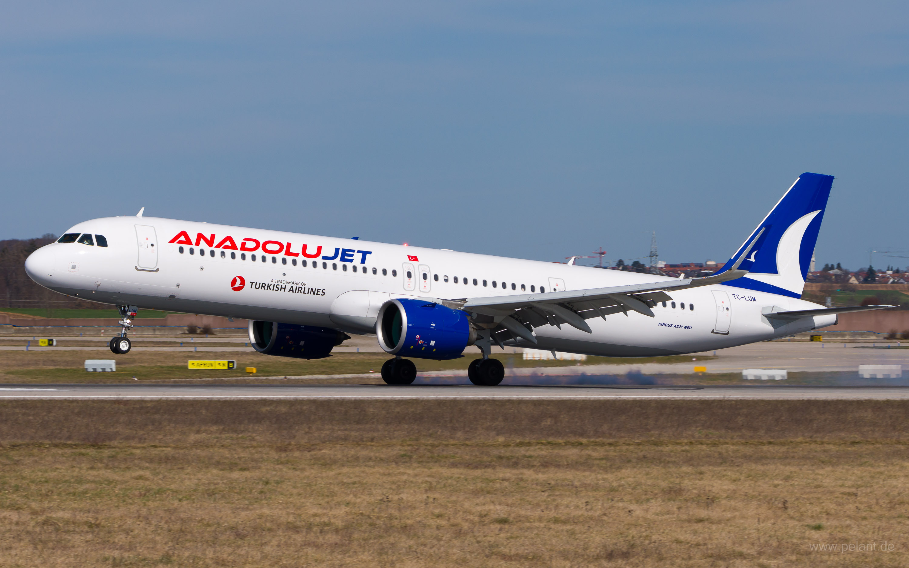 TC-LUM AnadoluJet Airbus A321-271NX in Stuttgart / STR