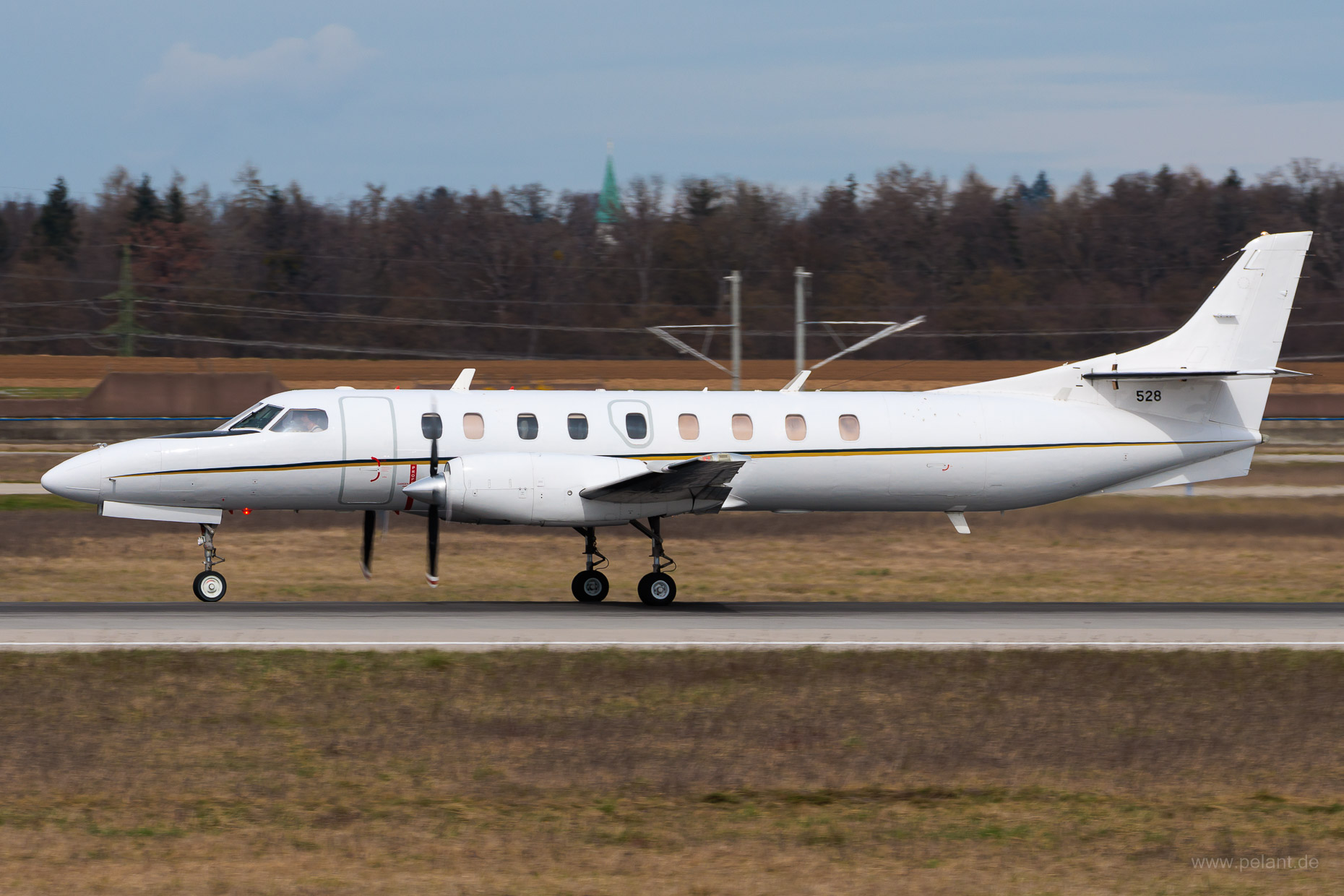 900528 USAF, -Army etc. Fairchild C-26D Metro 23 in Stuttgart / STR