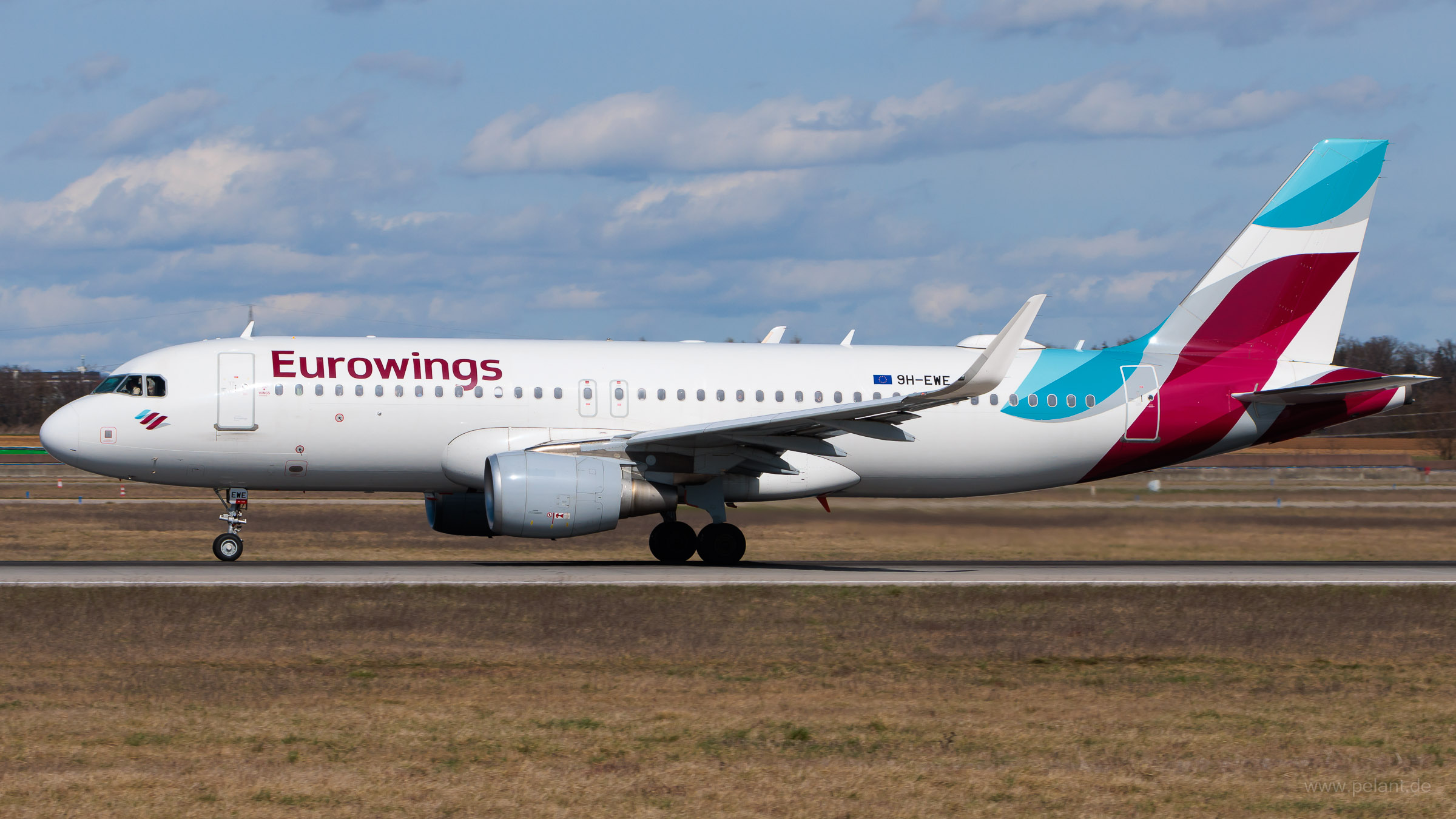 9H-EWE Eurowings Airbus A320-214 in Stuttgart / STR