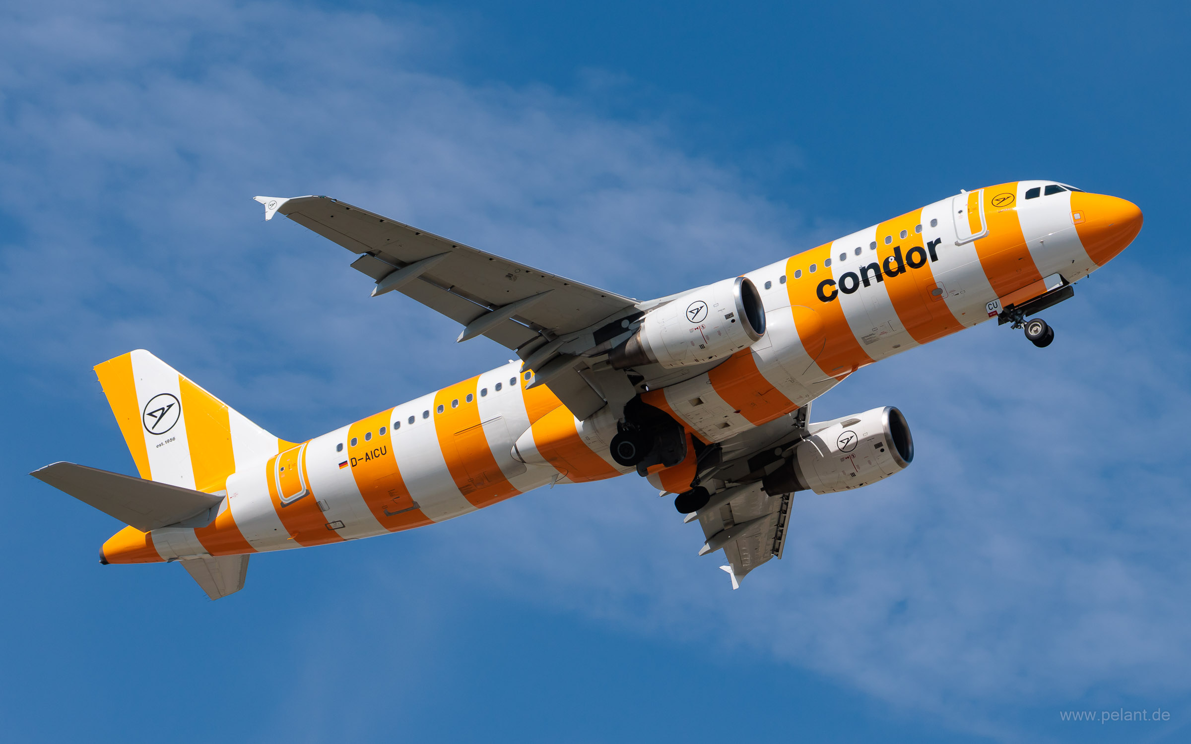 D-AICU Condor Airbus A320-214 in Stuttgart / STR