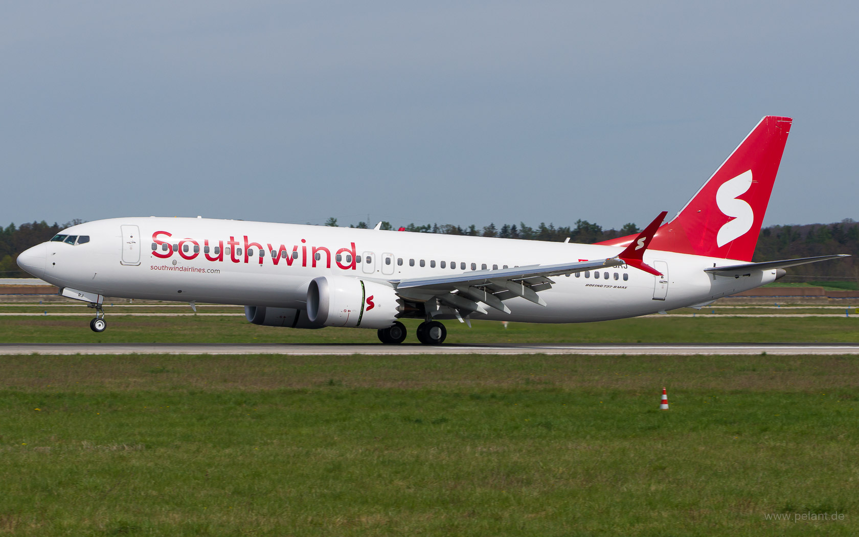 TC-GRJ Southwind Airlines Boeing 737 MAX 8 in Stuttgart / STR