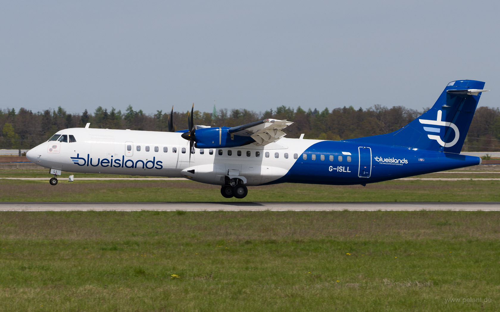 G-ISLL Blue Islands ATR 72-500 in Stuttgart / STR
