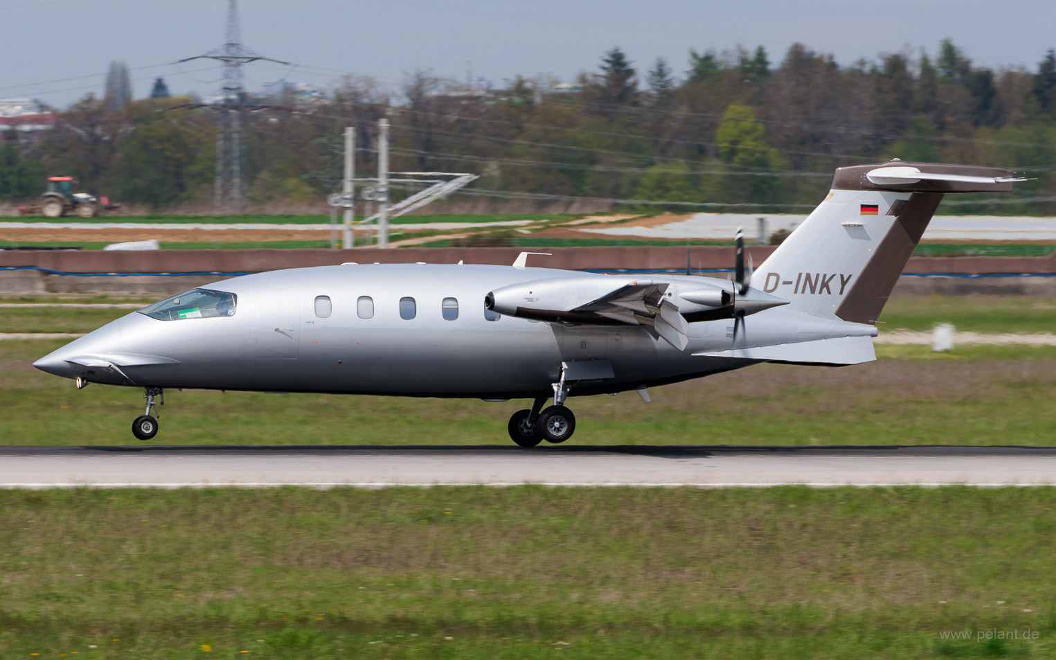 D-INKY ? Piaggio P-180 Avanti II in Stuttgart / STR