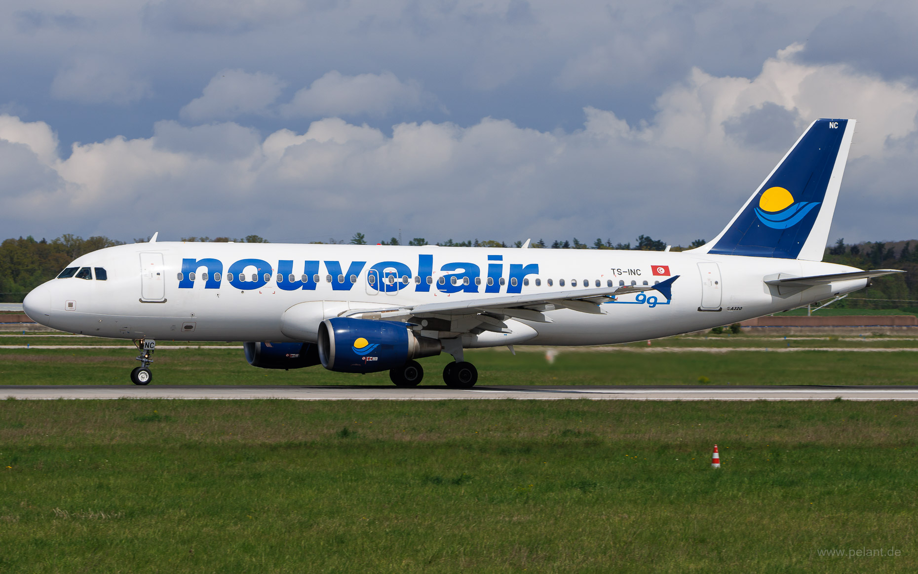 TS-INC Nouvelair Airbus A320-214 in Stuttgart / STR